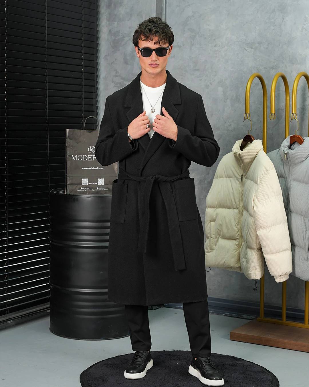 Yüksek Kalite Oversize Kesim Kemer Detaylı Kaban - Siyah