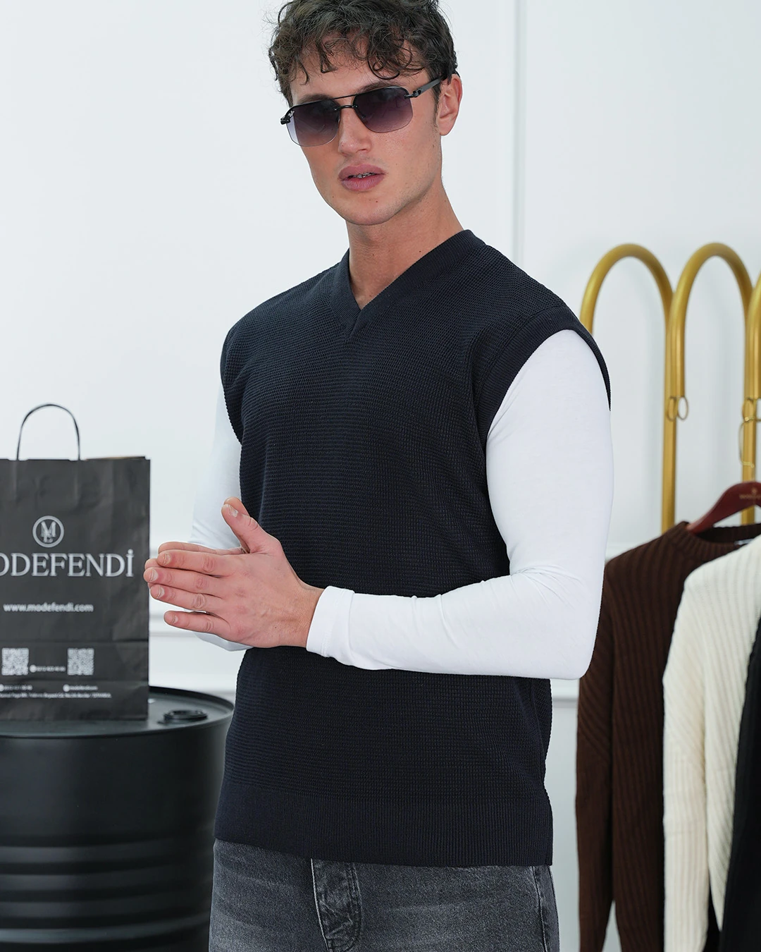 V Yaka Rahat Kalıp Triko Süveter