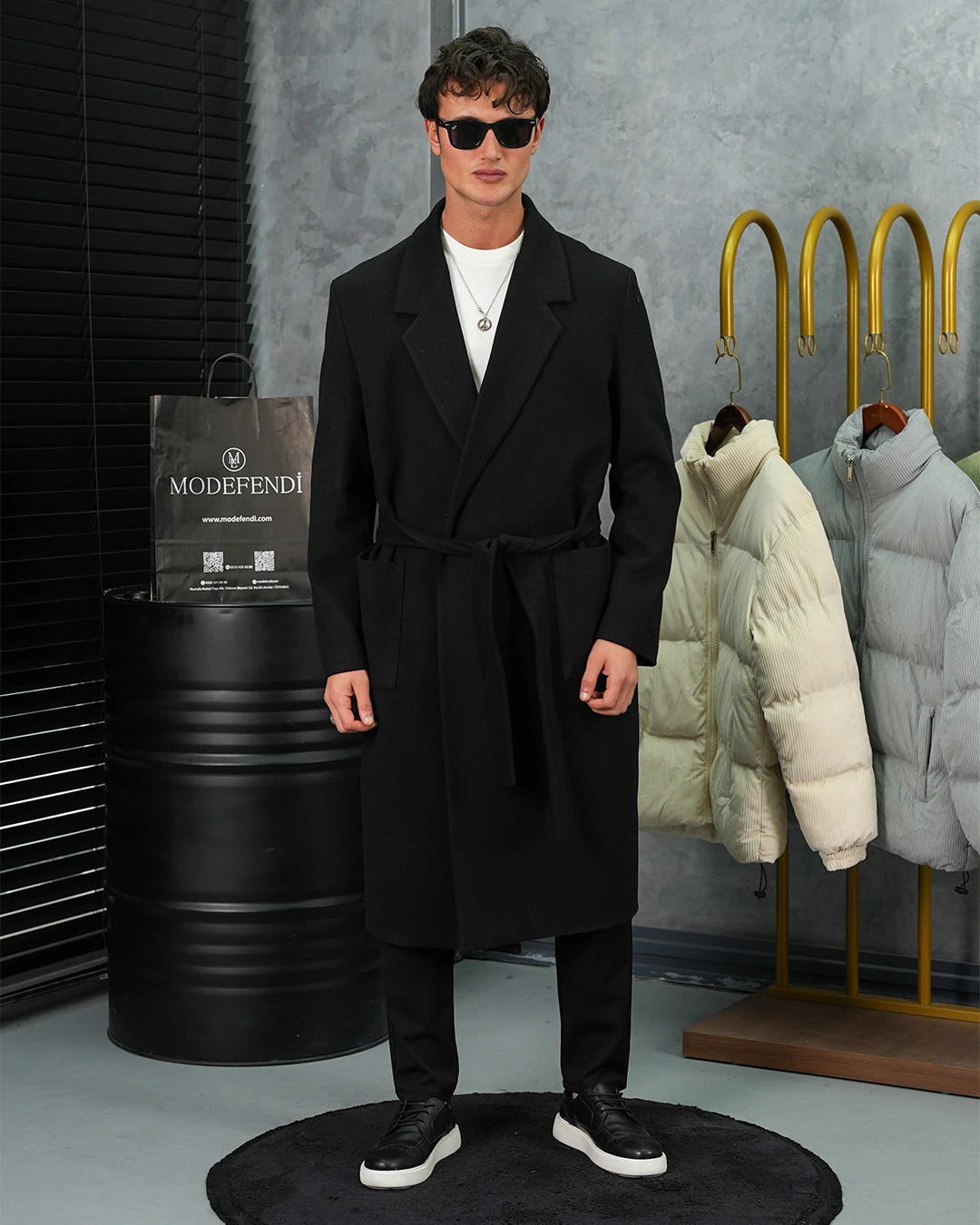 Yüksek Kalite Oversize Kesim Kemer Detaylı Kaban - Siyah