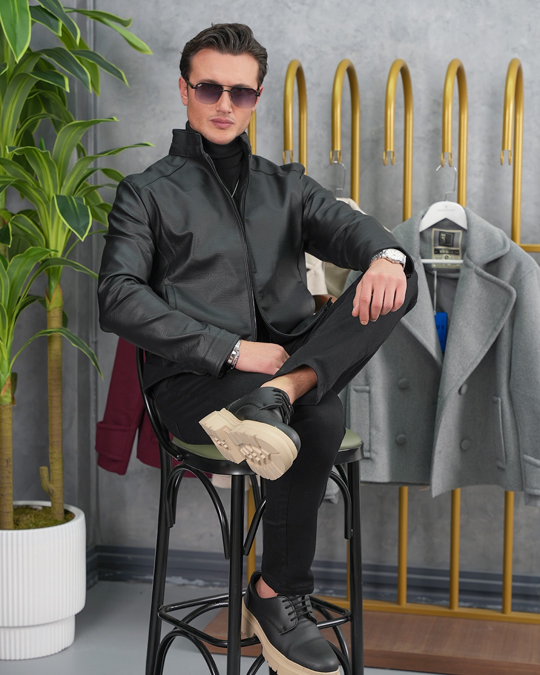 Slim fit Kalıp Hakim Yaka Ribanası Asimetrik Model İthal Deri Mont