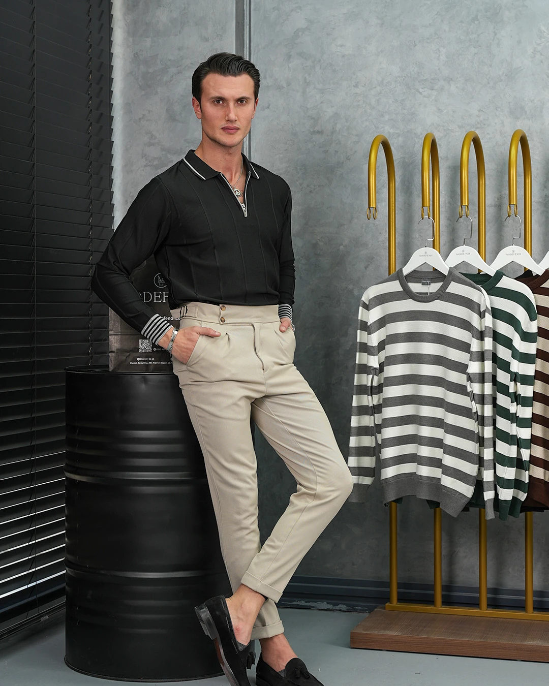 Pamuk Likra Slim Fit Bilek ve Yaka Çizgi Detaylı Yaka Fermuarlı Triko Kazak