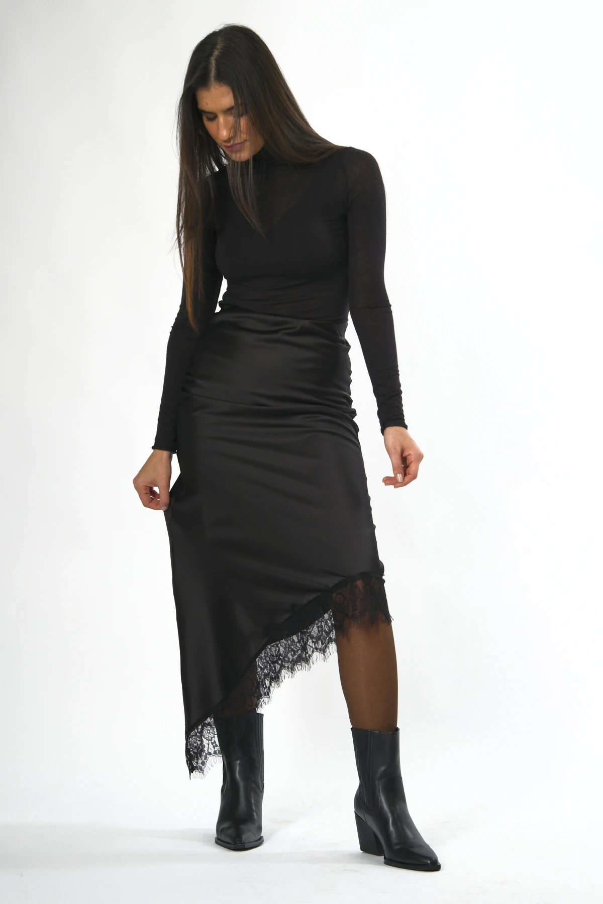 Abbra Kadın Paçası Dantelli Saten Görünümlü Beli Lastikli Etek