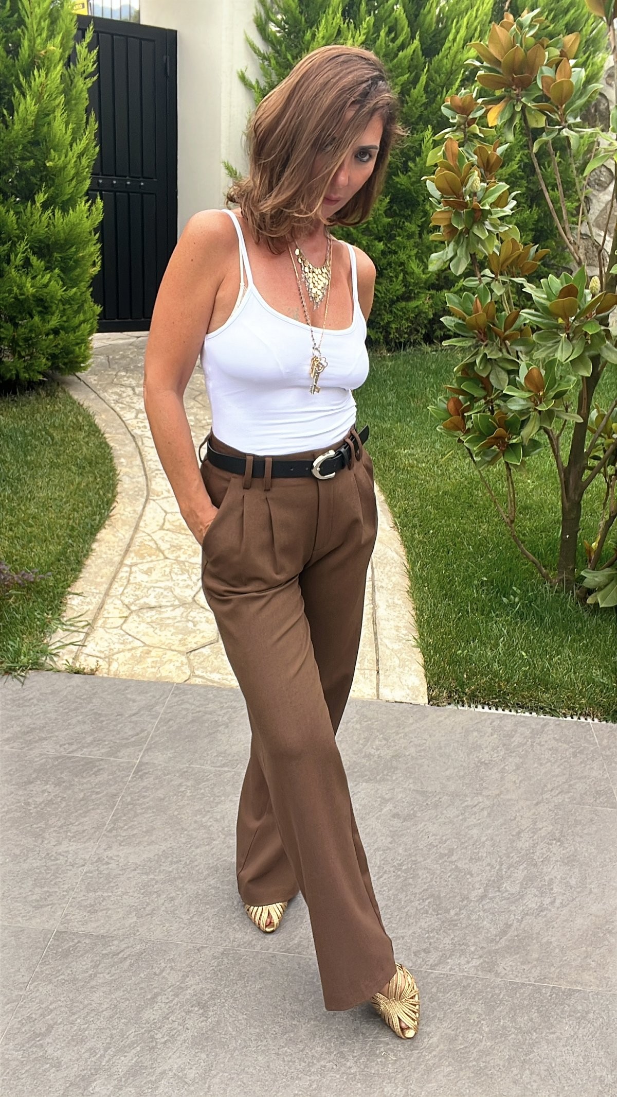 Abbra Kadın Kemerli Geniş Paça Kumaş Pantolon 