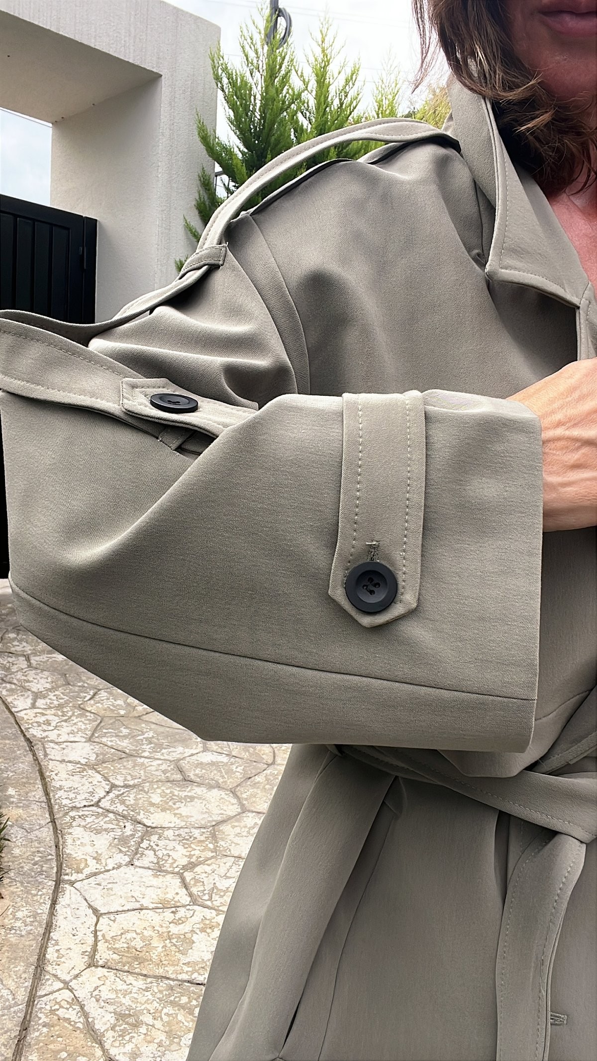 Abbra Kadın Kuşaklı Oversize Kısa Trenç 