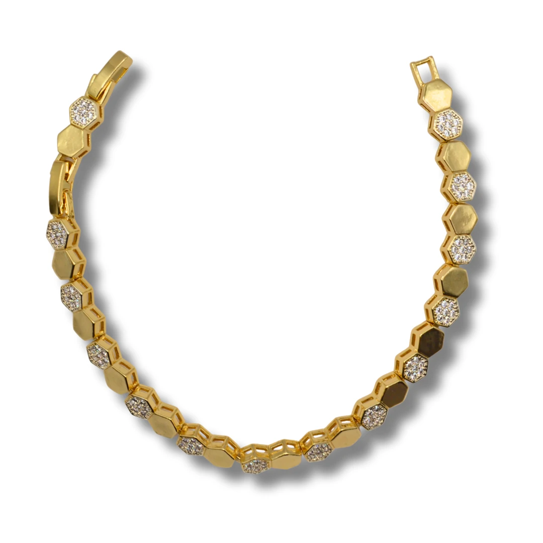 Umbra-Altıgen Formlu Beyaz Zirkon Taşlı 18K Altın Renk Kadın Bileklik