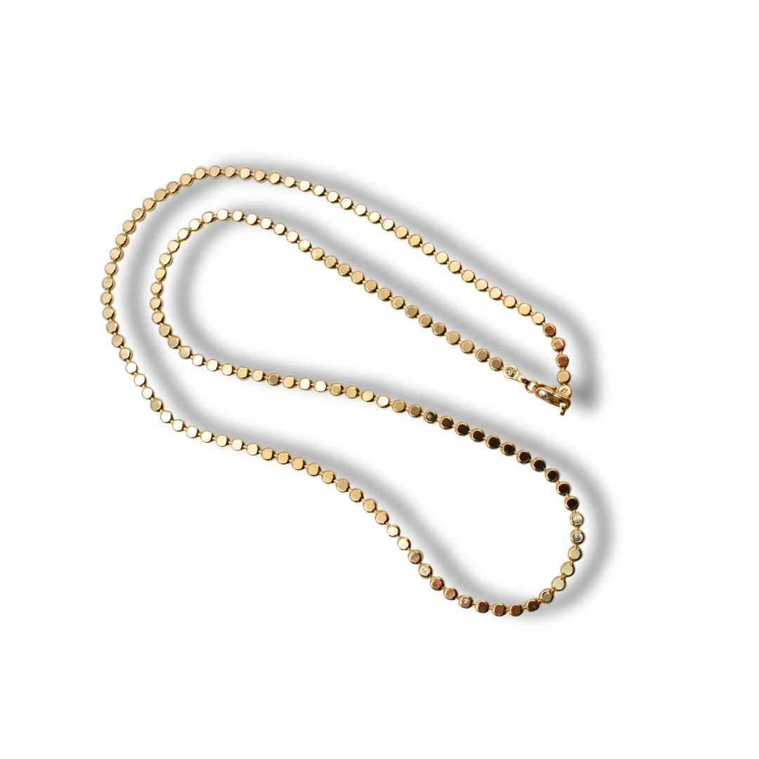 Umbra– Zarafetin Gücü: 18K Altın Kaplama Çelik Zincir Kolye