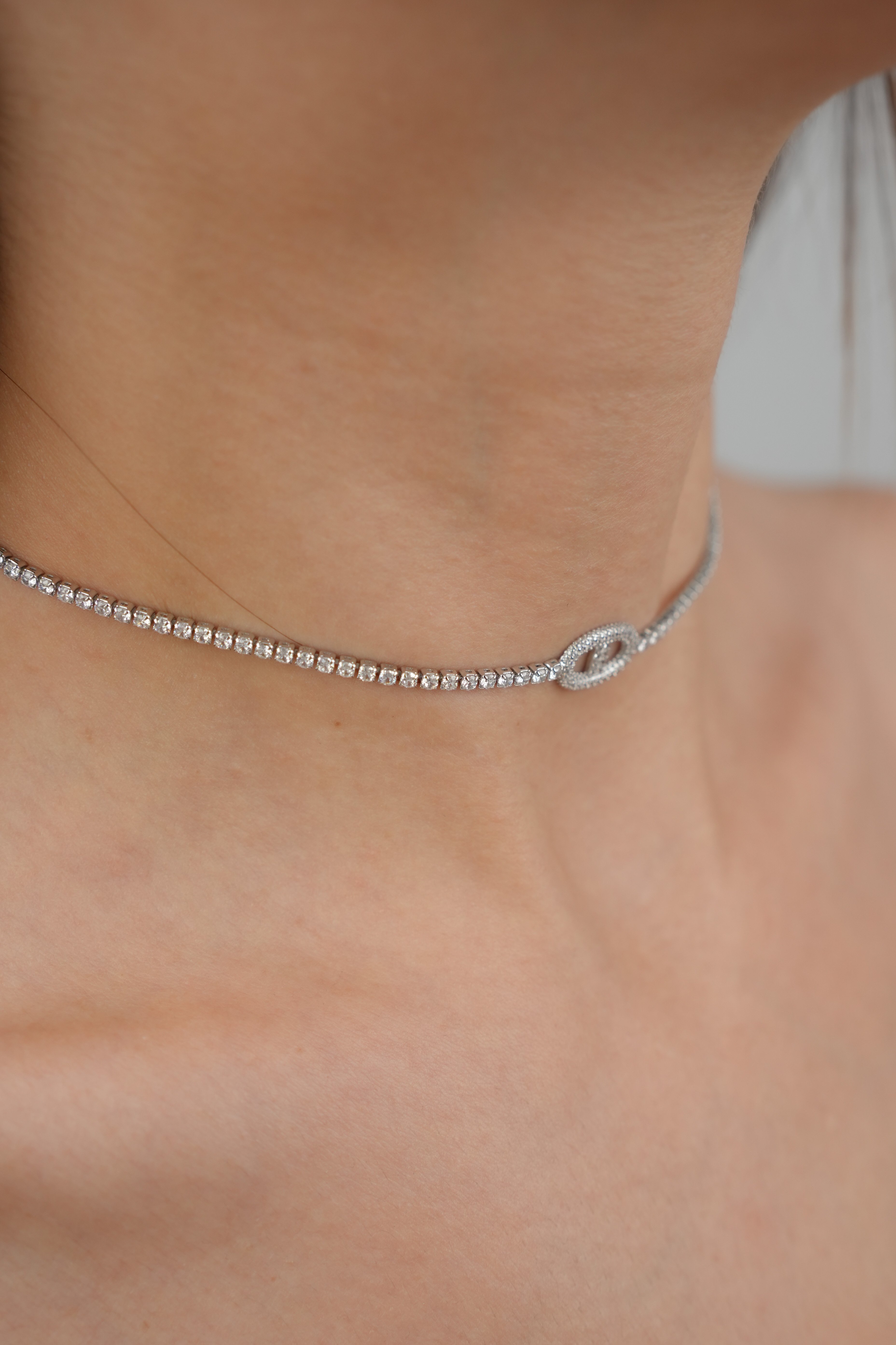 Beyaz Altın Kaplama Taşlı Oval Choker