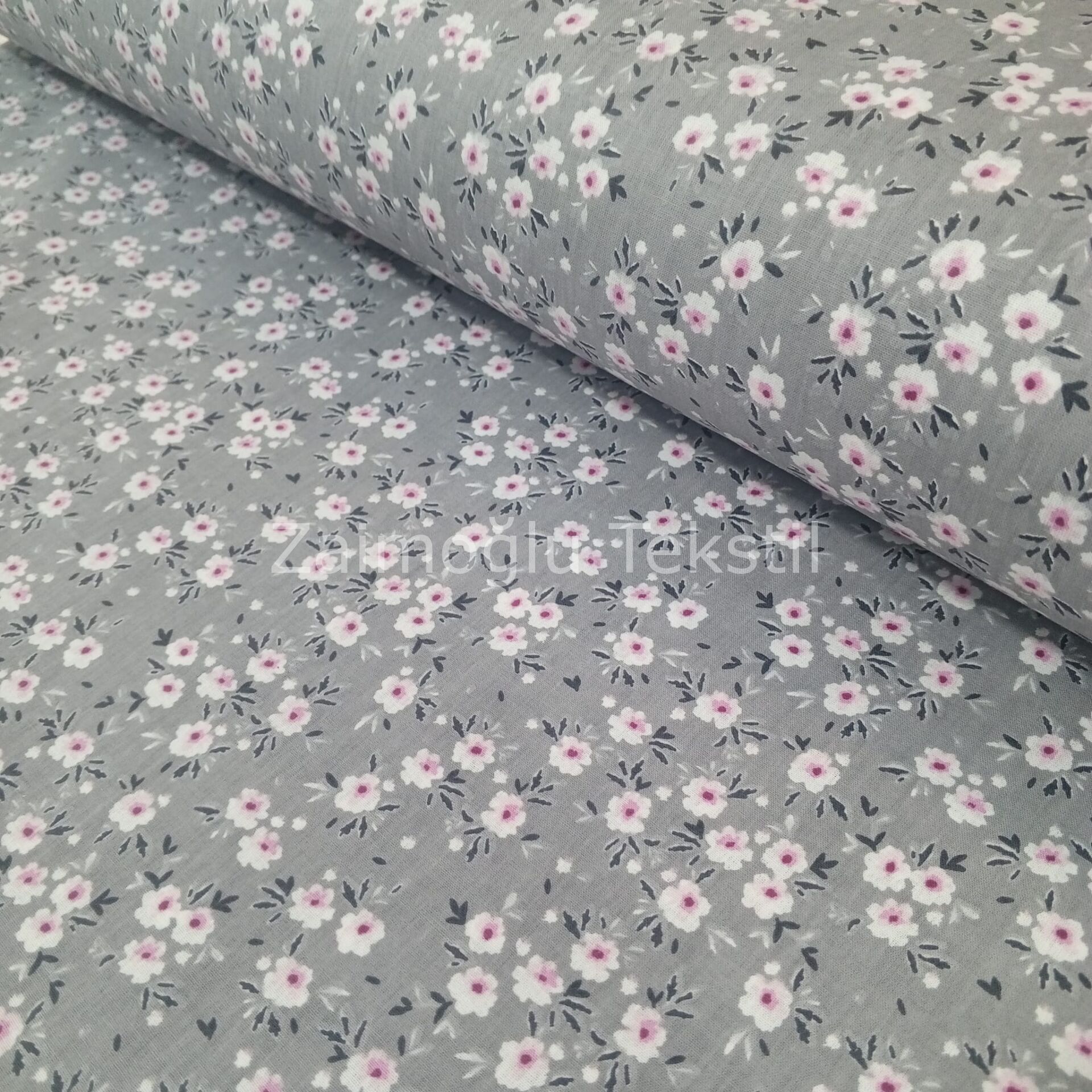 Çiçek Desen Poplin Kumaş