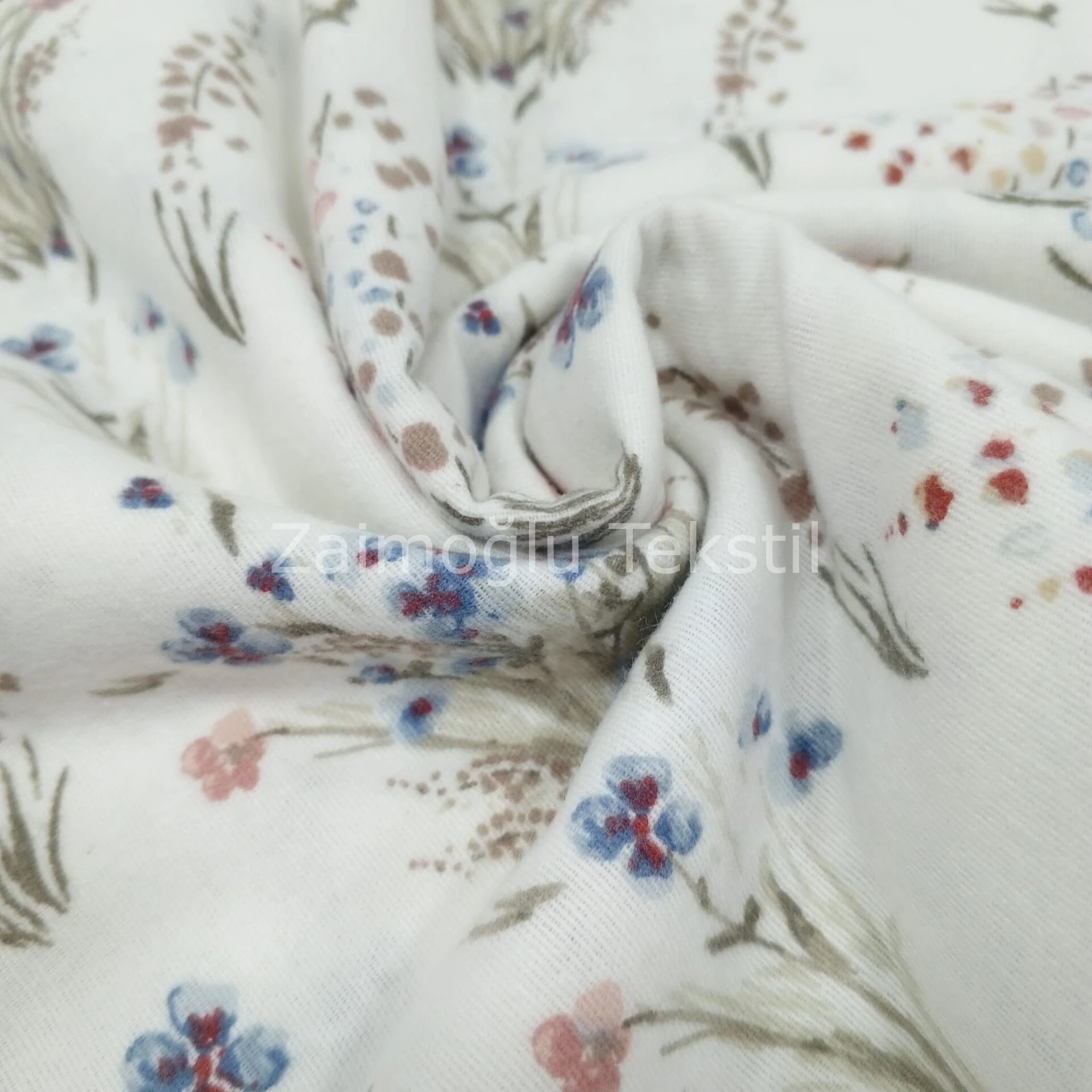 Çiçek Desen Flanel Pazen Kumaş