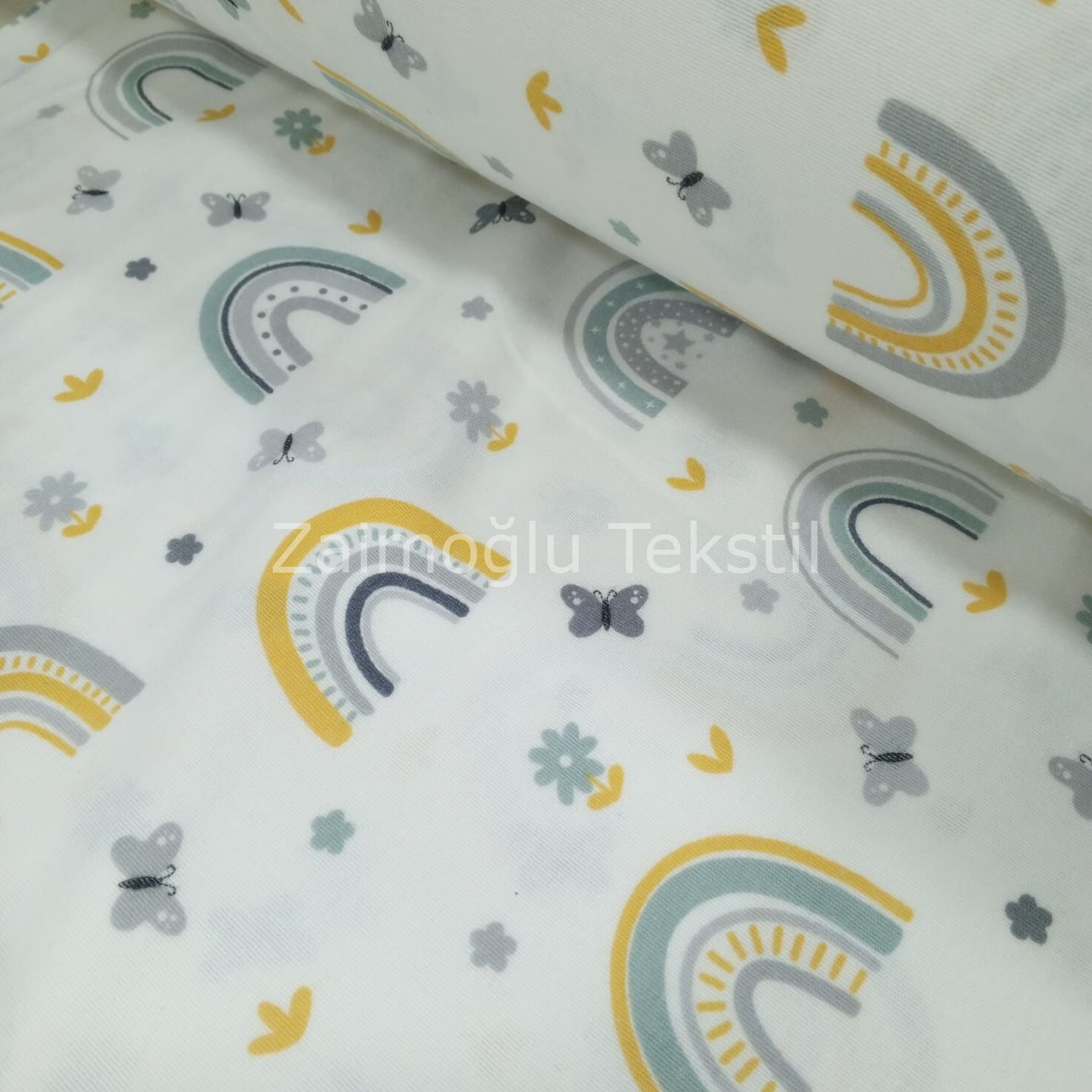 Kelebekli Gökkuşağı Desen Flanel Pazen Kumaş