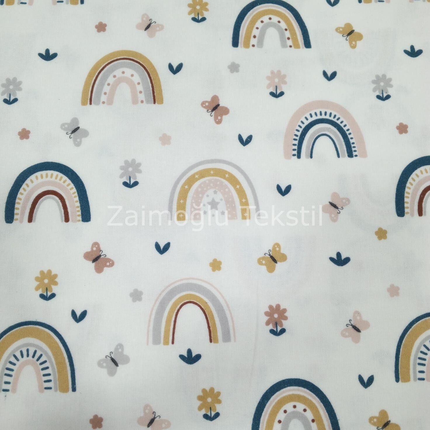 Kelebekli Gökkuşağı Desen Flanel Pazen Kumaş