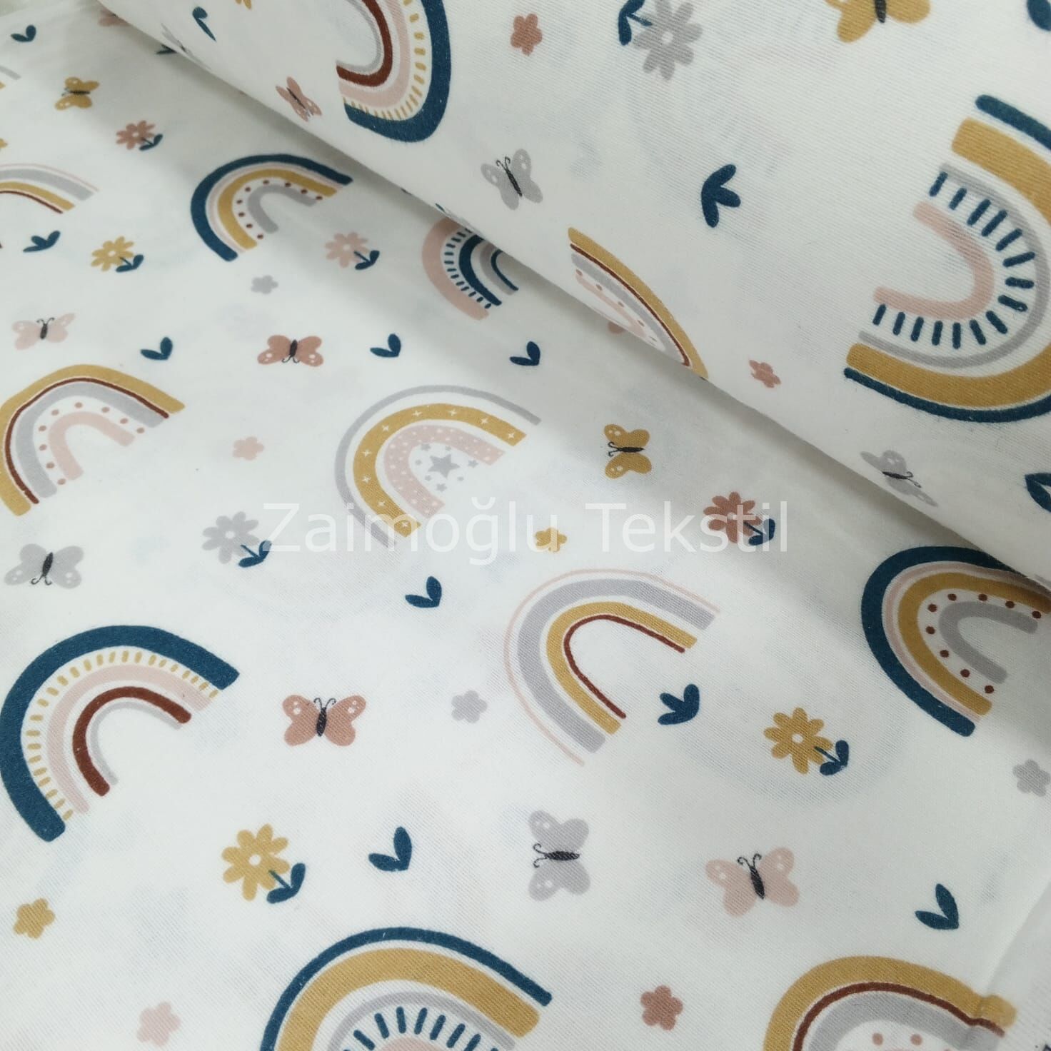 Kelebekli Gökkuşağı Desen Flanel Pazen Kumaş