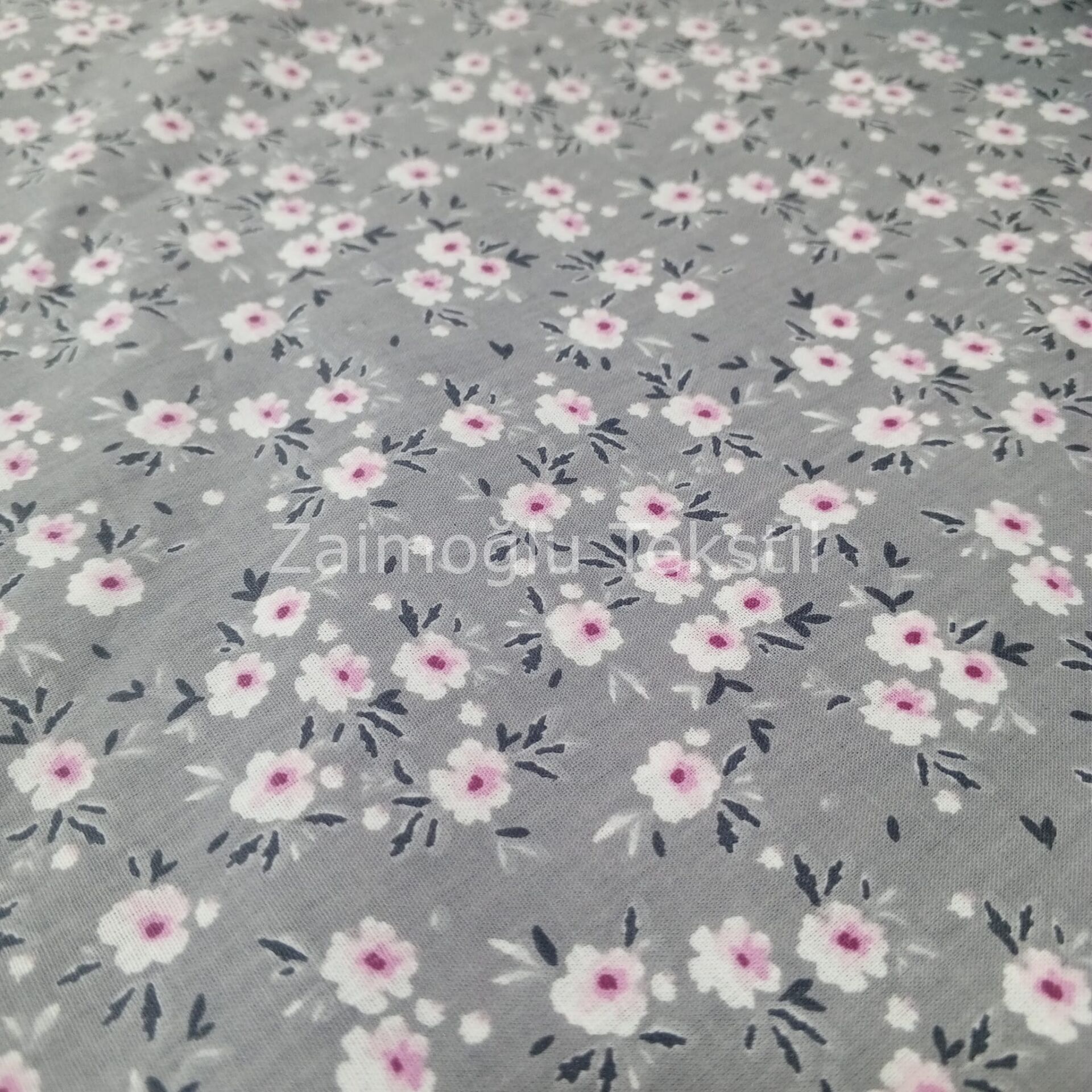 Çiçek Desen Poplin Kumaş