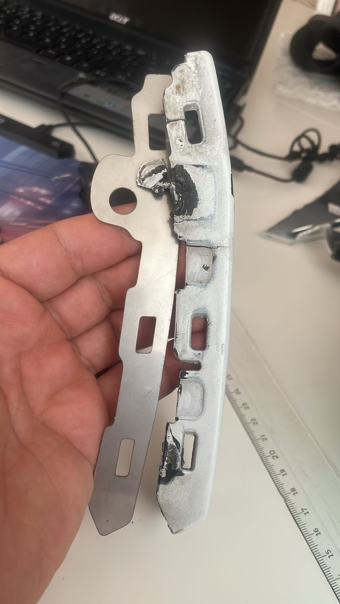  Renault Fluence Ön Tampon Güçlendirme Braketi