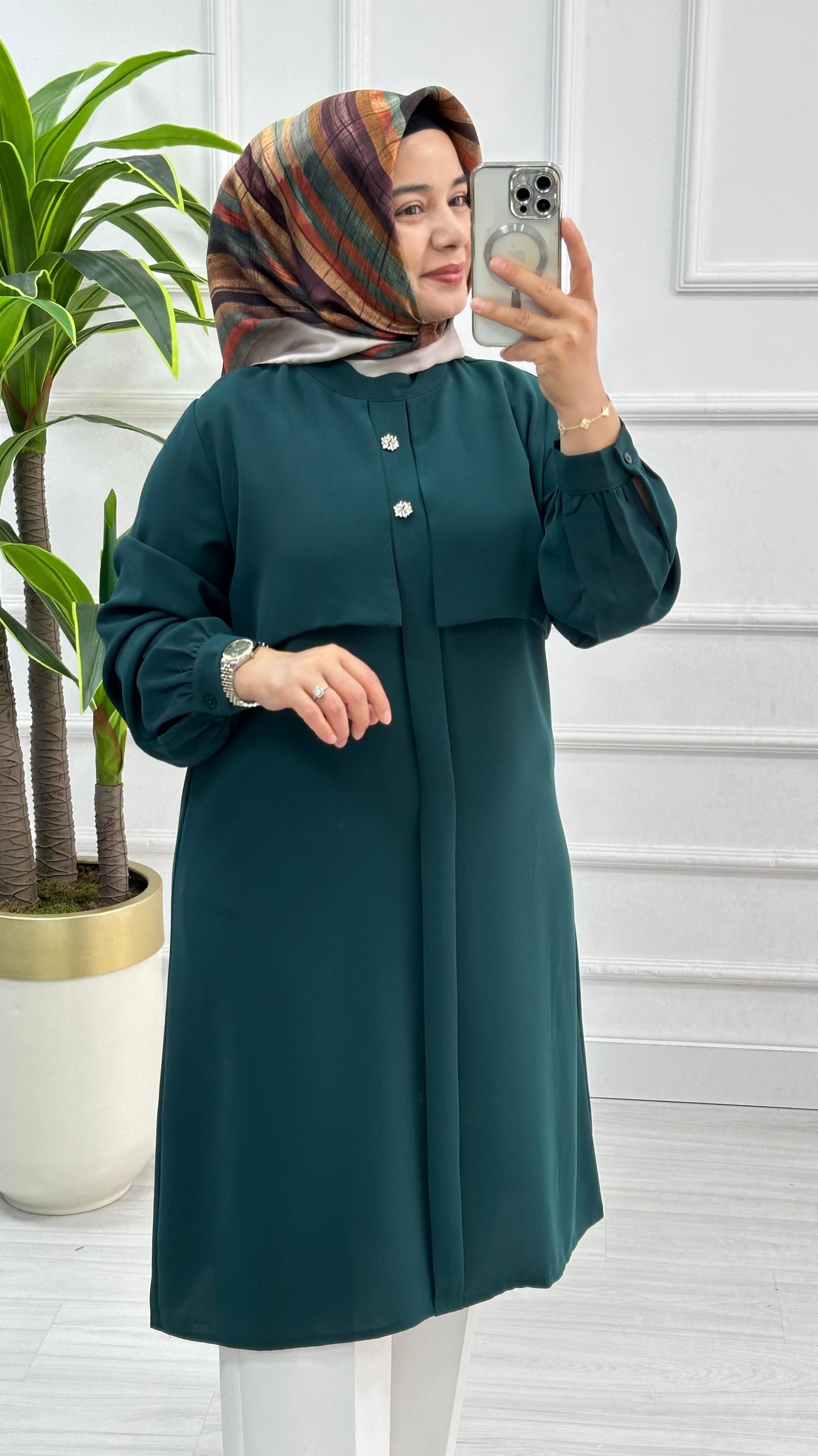 Alesya Taşlı Cepkenli Polo Krep Tunik 4887 - Zümrüt Yeşili