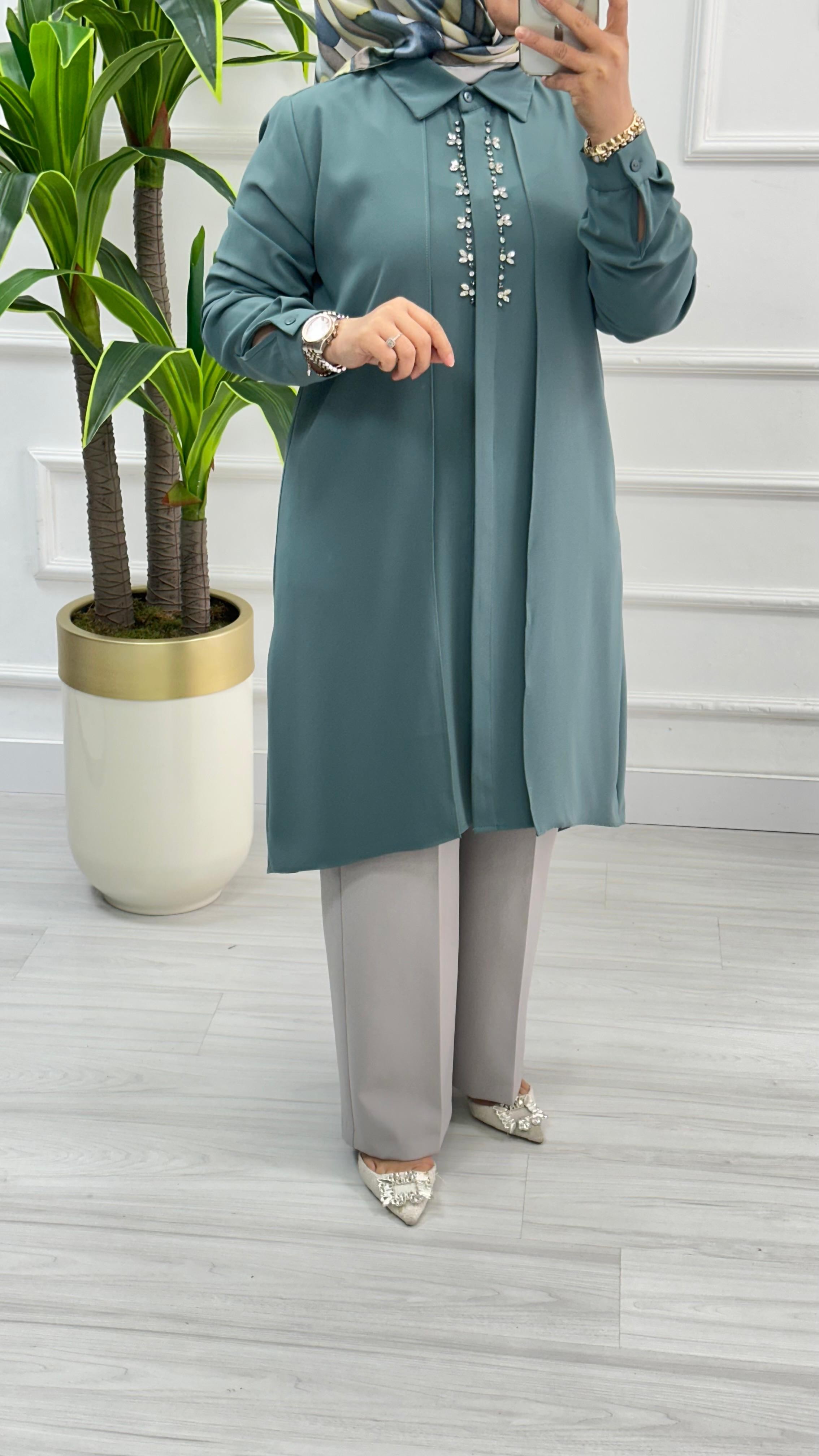 Alesya Önü Gizli Düğmeli Taş Detaylı Krep Kadın Tunik 5060 - Mint Yeşili