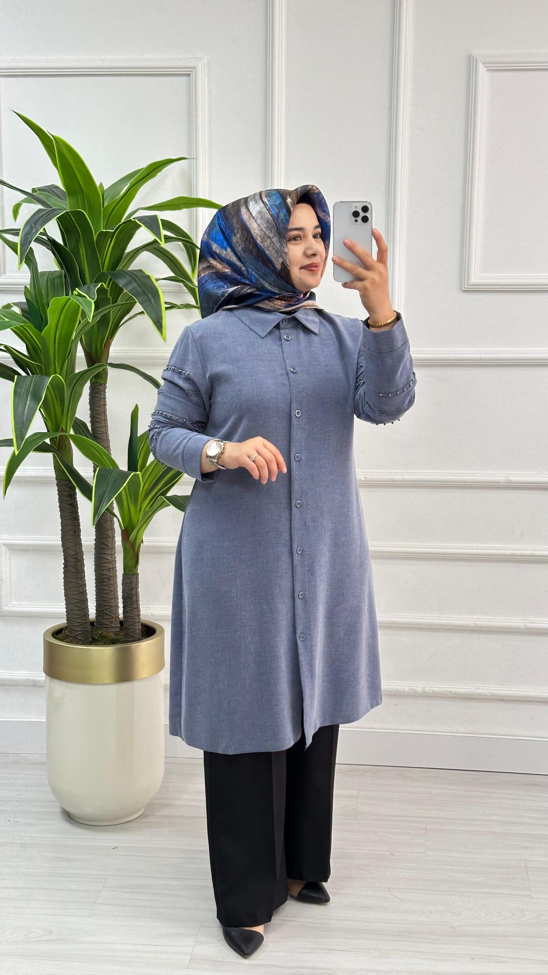 Kolu Taş Detaylı Önü Boydan Düğmeli Kadın Tesettür Tunik 2807 - Mavi