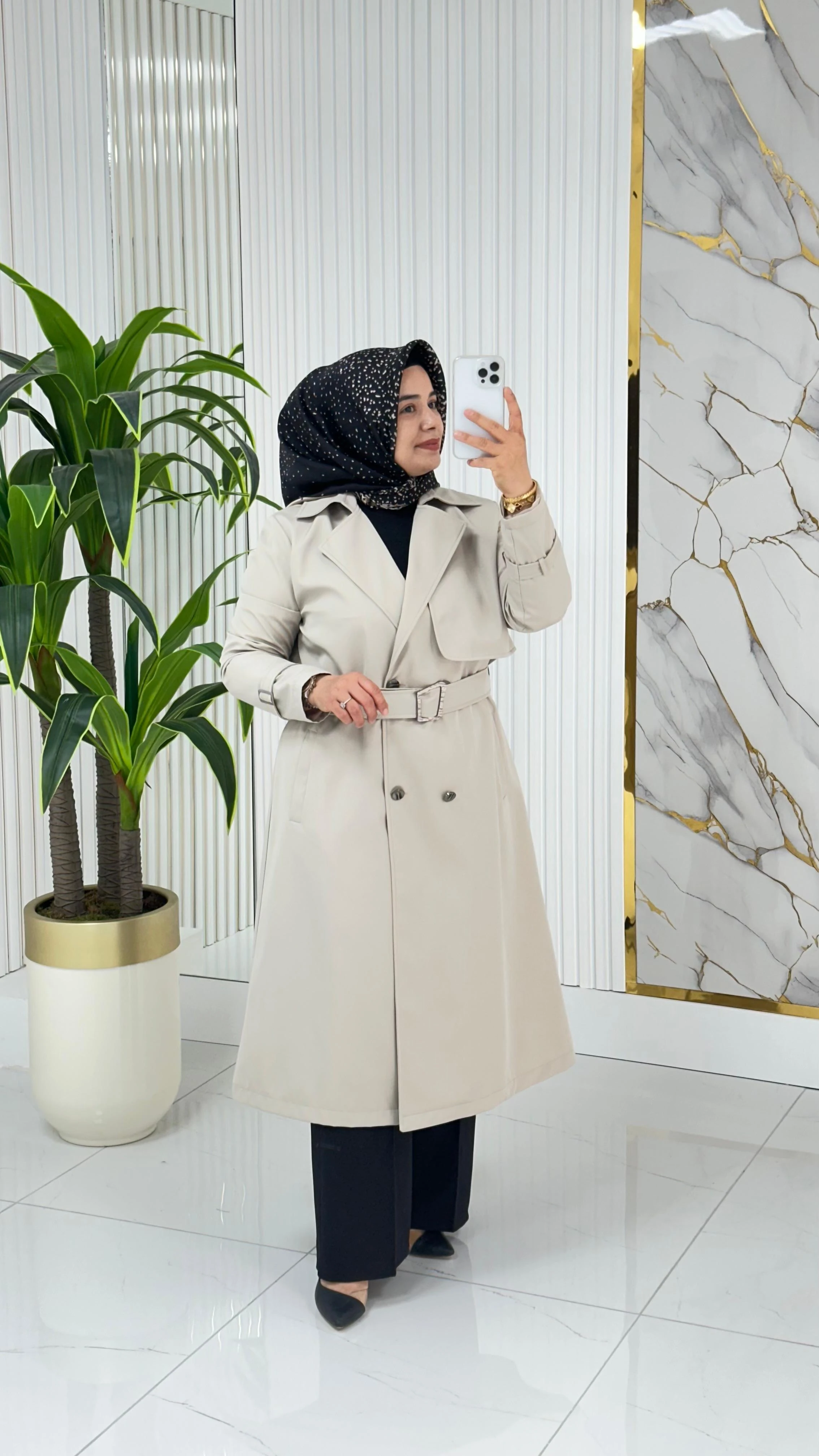 Çınar Özkan Kruvaze Yaka Düğmeli Beli Kemerli Kadın Trench Kap 2280 - Bej