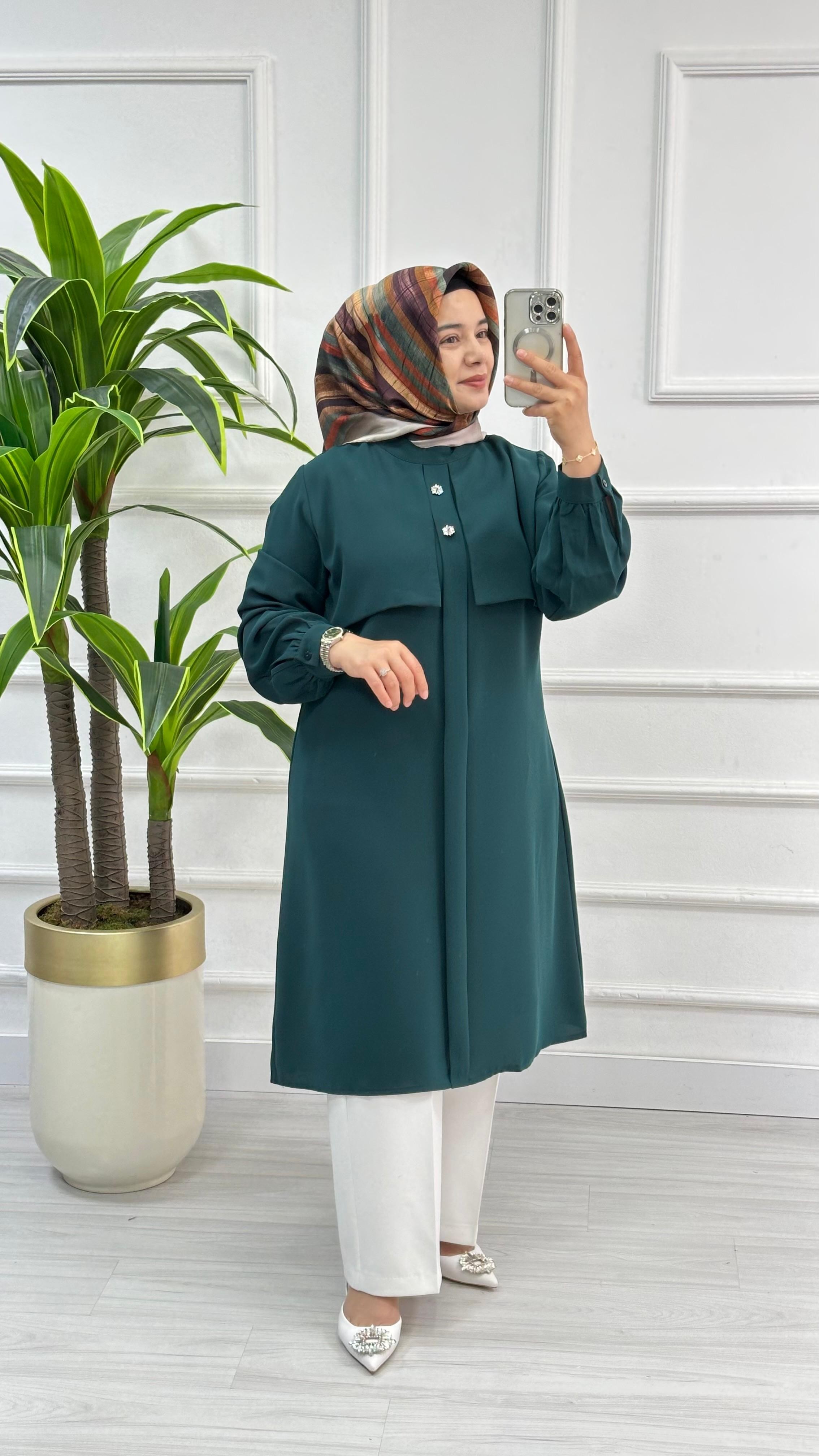 Alesya Taşlı Cepkenli Polo Krep Tunik 4887 - Zümrüt Yeşili