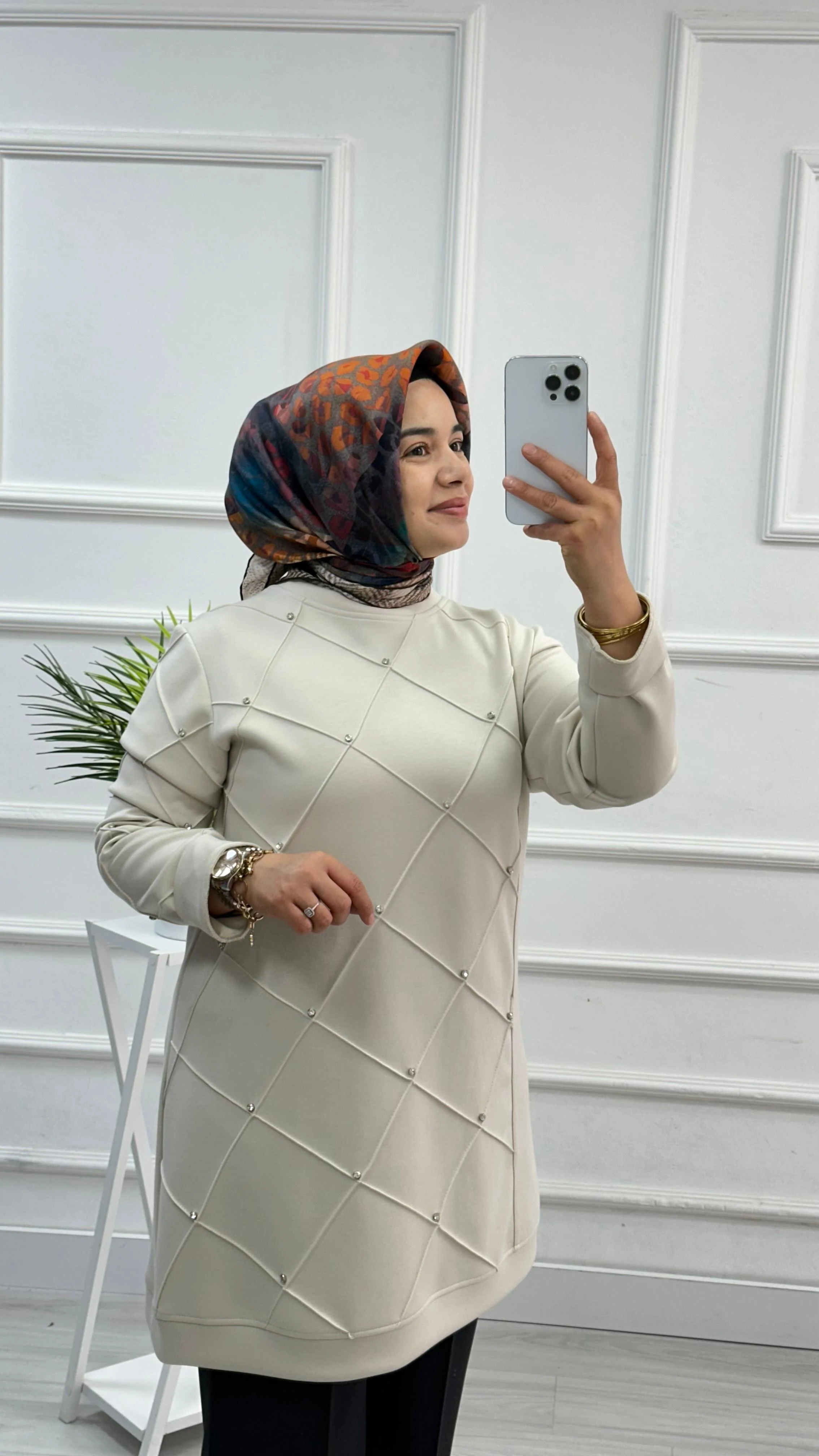 Qetenn Modal Önü Çımalı ve Taş Detaylı Kadın Tunik 2884