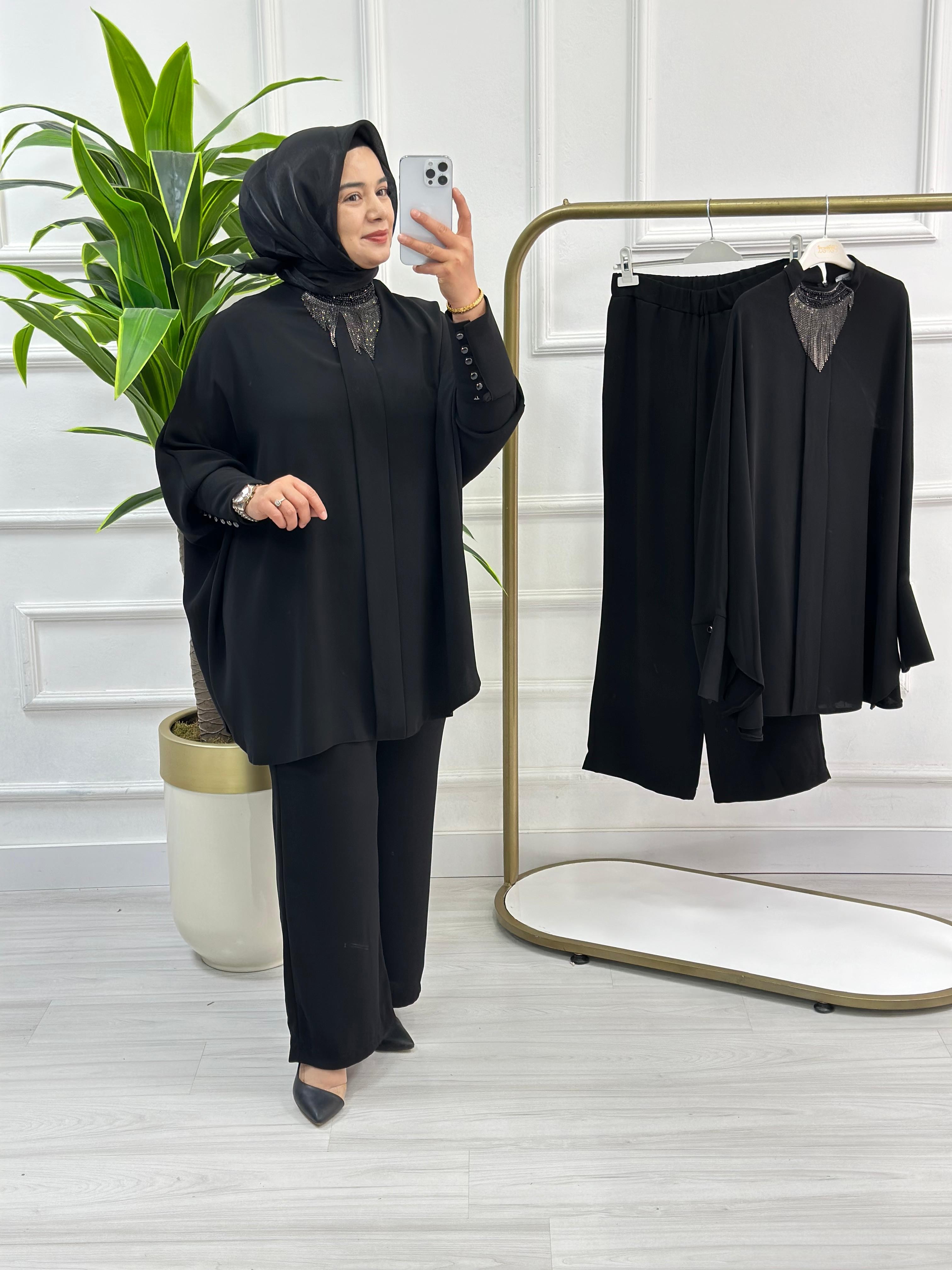 Moda Perfect Manşeti Düğmeli Yarasa Kollu Taşlı Pantolonlu Takım 2515