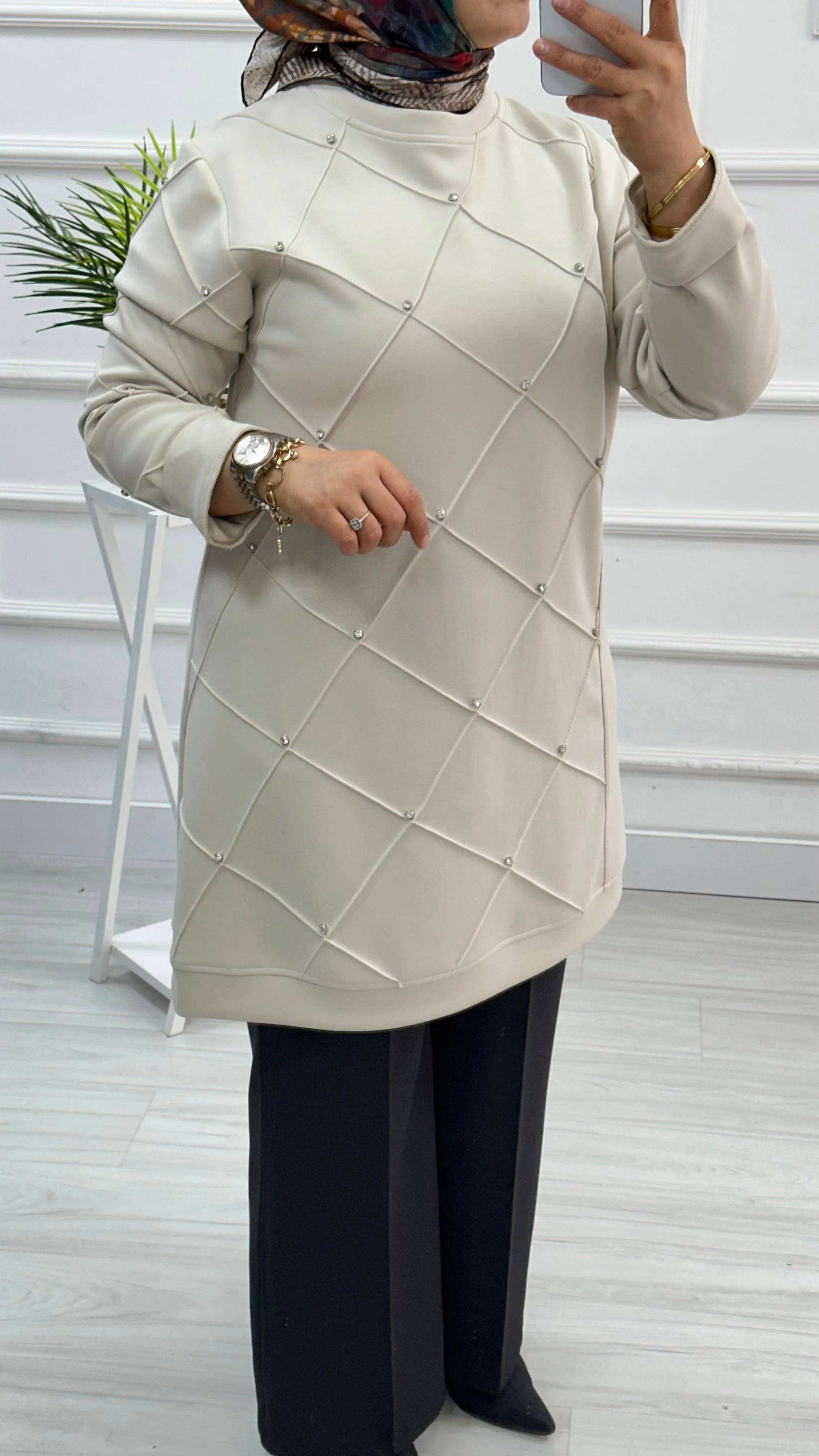 Qetenn Modal Önü Çımalı ve Taş Detaylı Kadın Tunik 2884