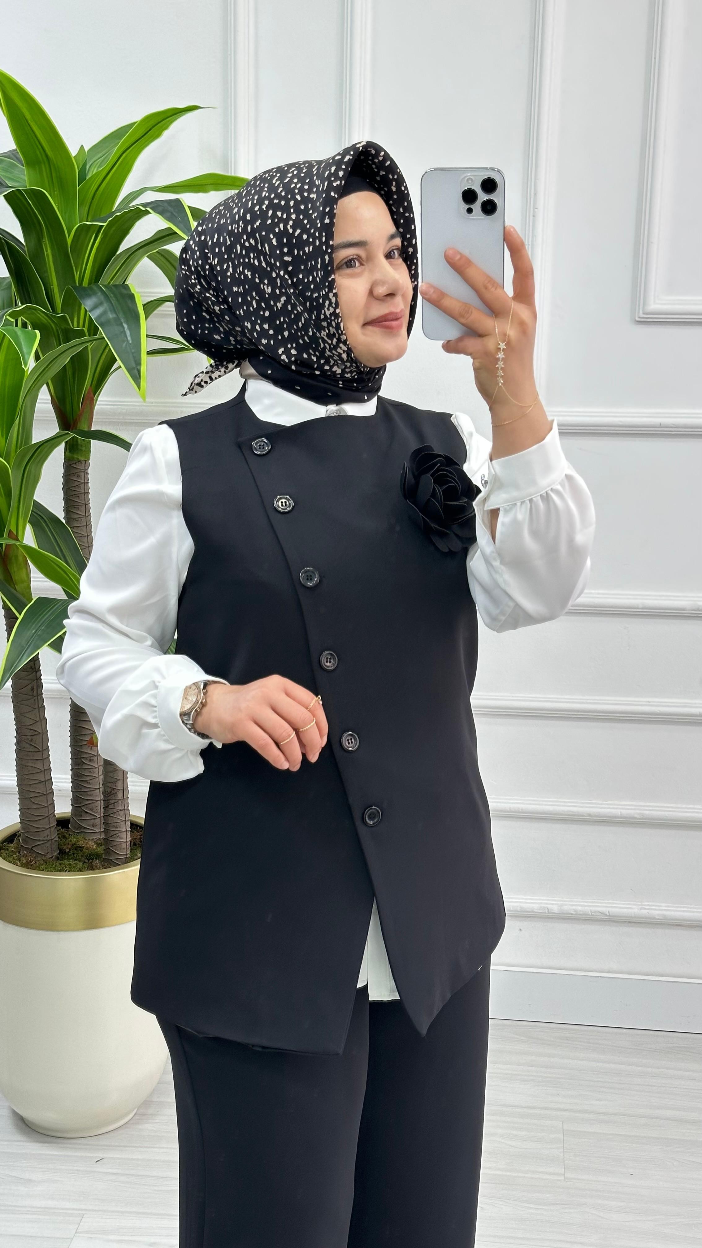 Kado Yelekli Önü Çiçek Detaylı Pantolonlu Takım 251873 - Siyah