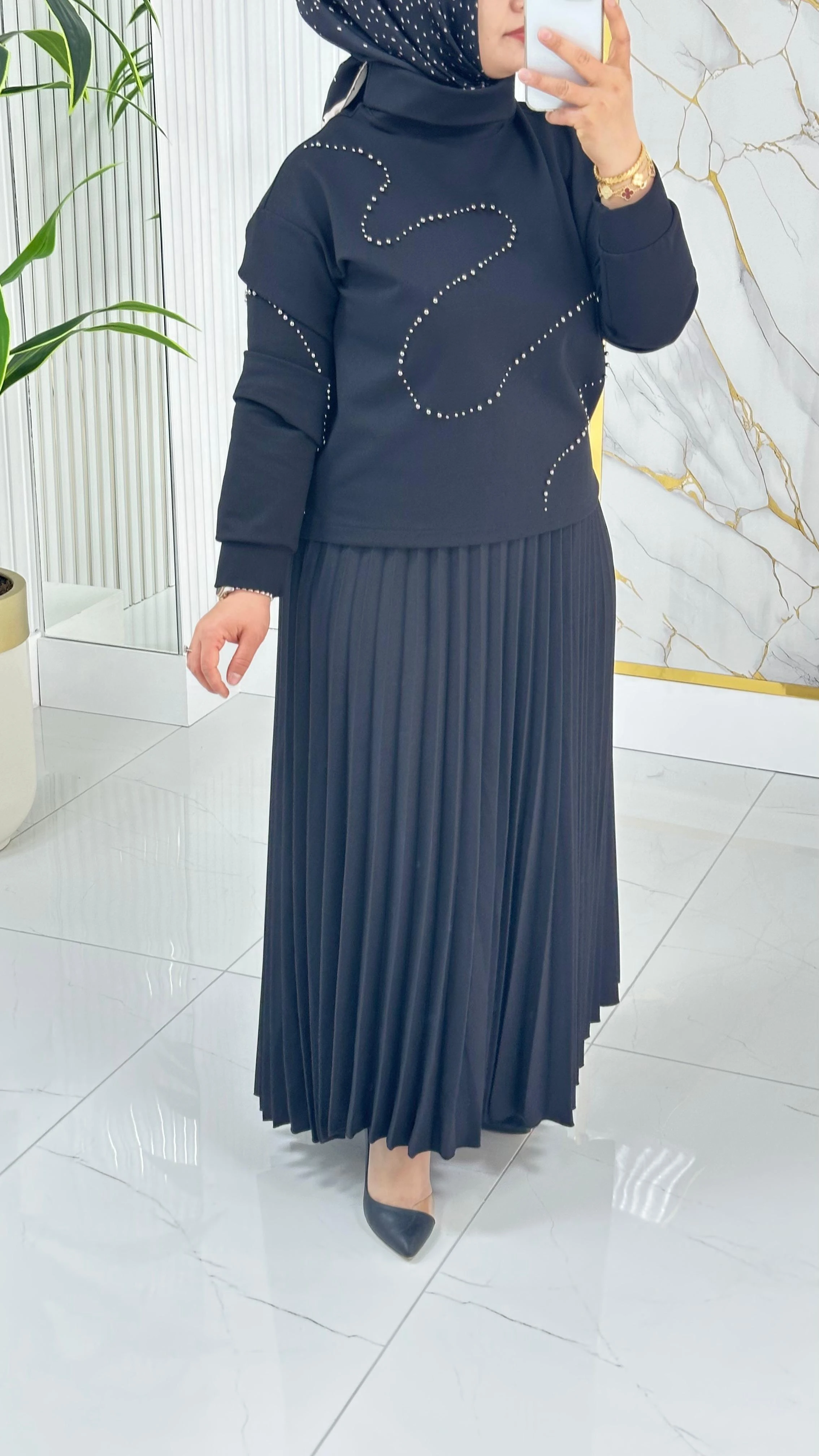 Degaje Yaka Taş Detaylı Bluz ve Piliseli Etekli İkili Takım 6012 - Siyah