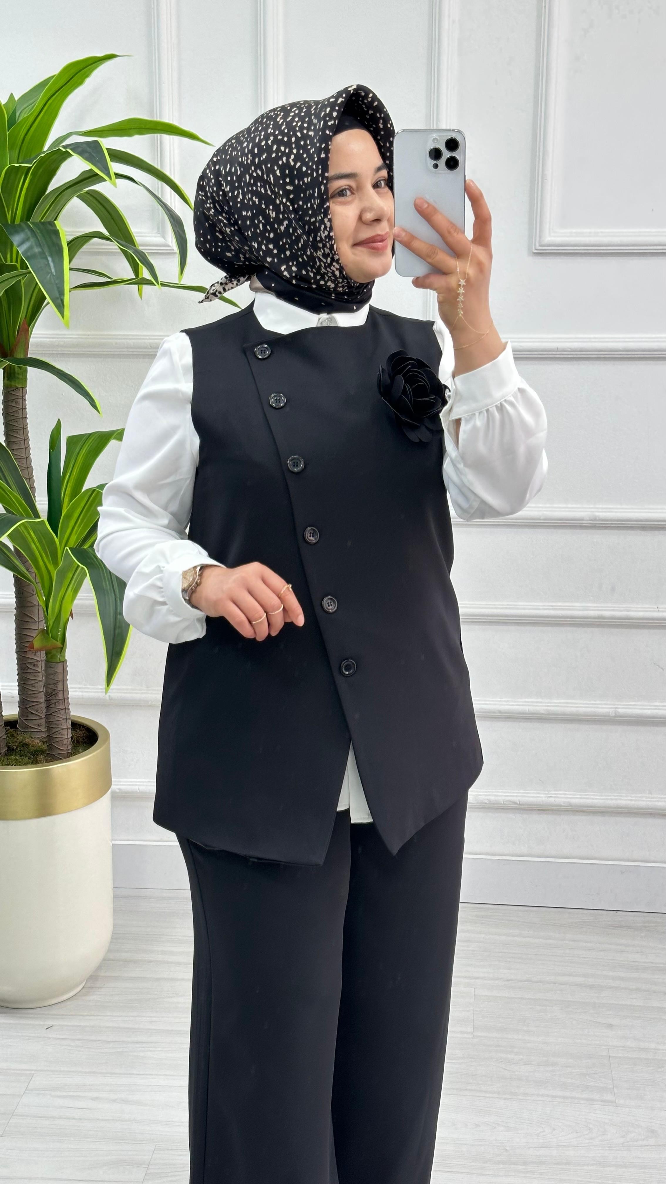 Kado Yelekli Önü Çiçek Detaylı Pantolonlu Takım 251873 - Siyah