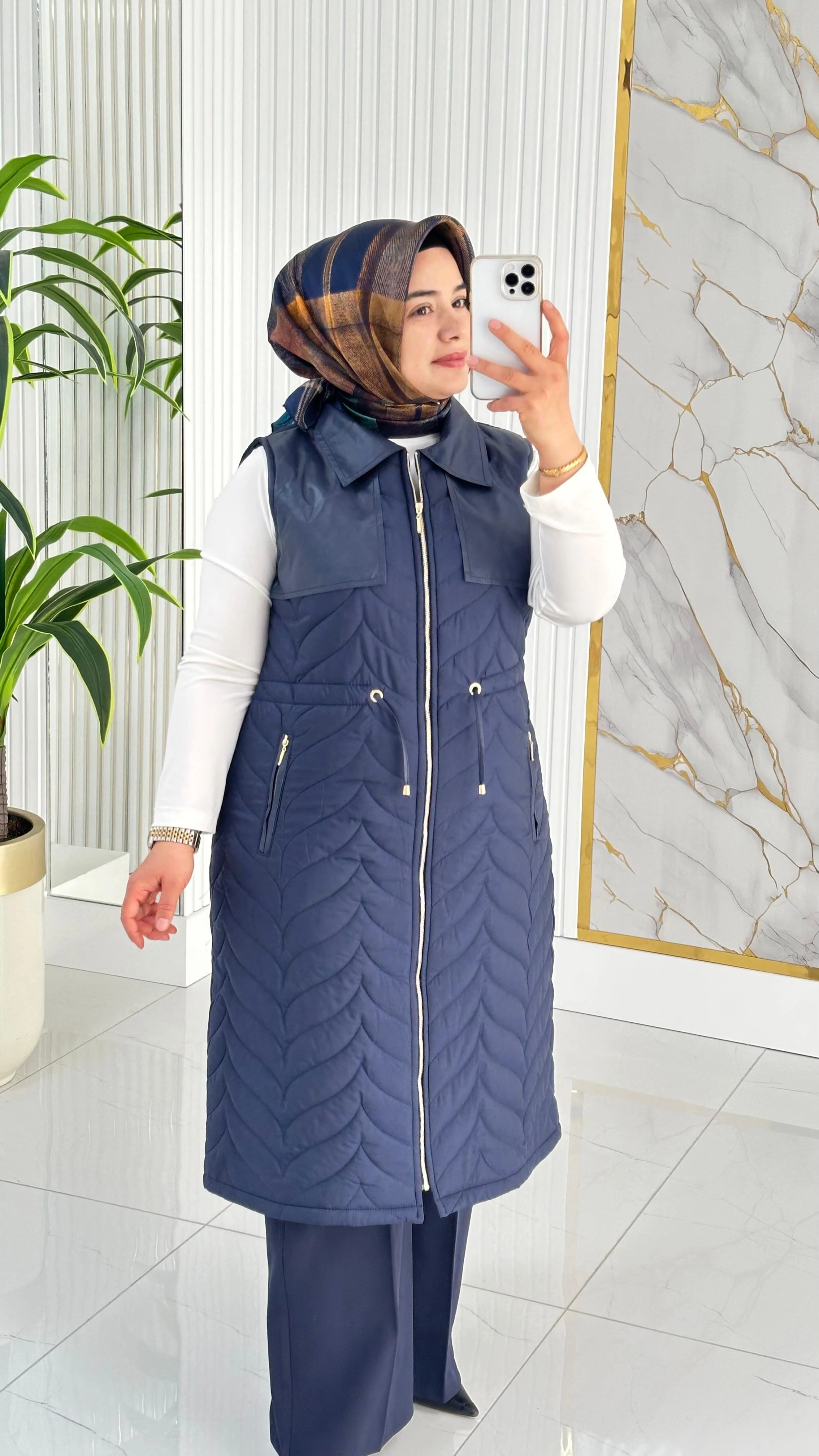 Kapitone Dolum Önü Fermuarlı Beli Büzgülü Kadın Yelek 4965