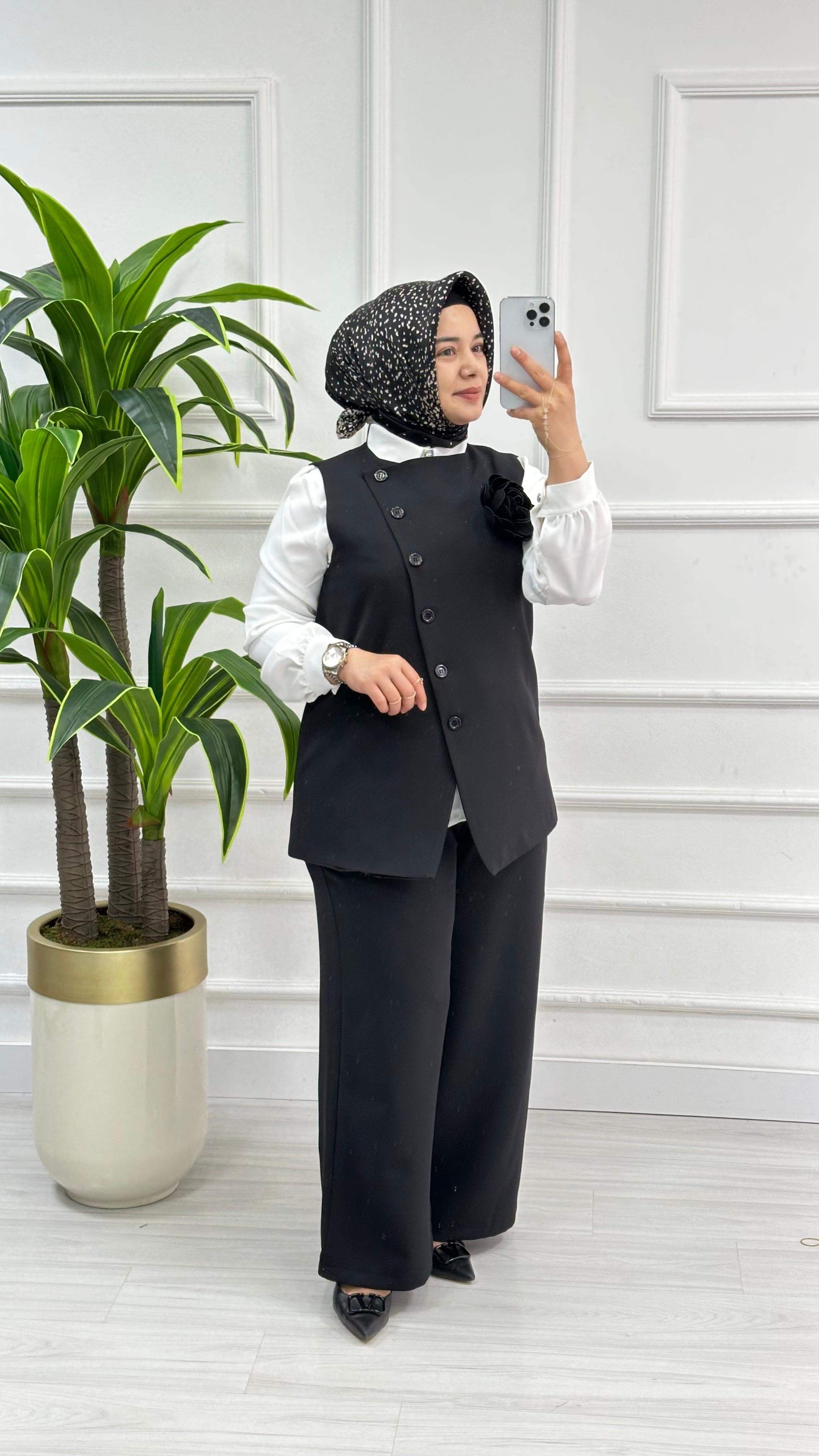 Kado Yelekli Önü Çiçek Detaylı Pantolonlu Takım 251873 - Siyah