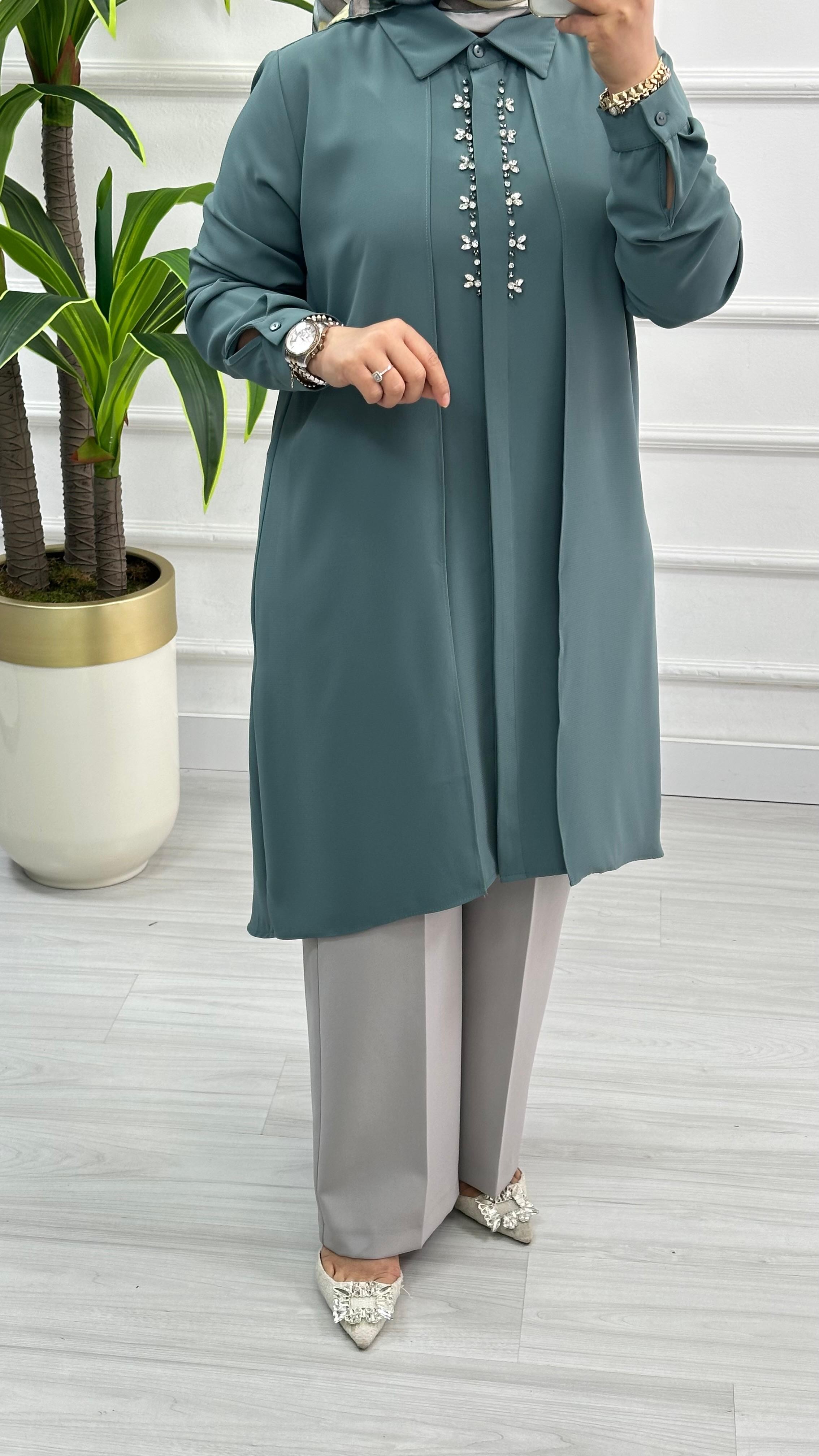 Alesya Önü Gizli Düğmeli Taş Detaylı Krep Kadın Tunik 5060 - Mint Yeşili