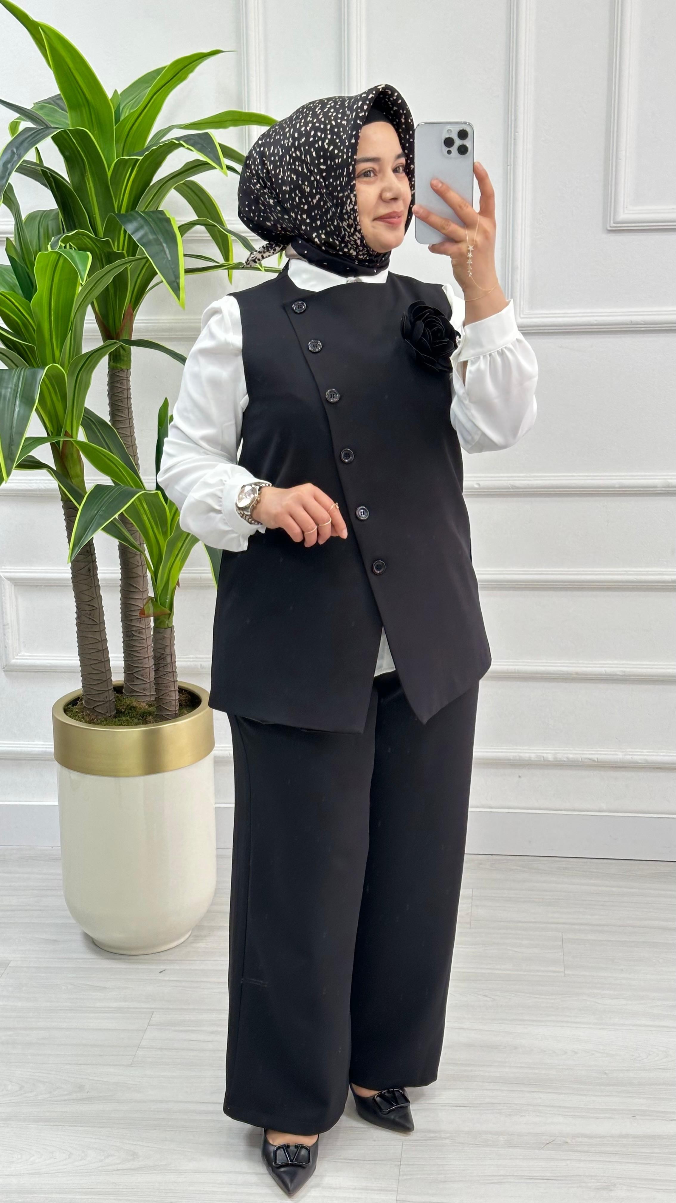 Kado Yelekli Önü Çiçek Detaylı Pantolonlu Takım 251873 - Siyah