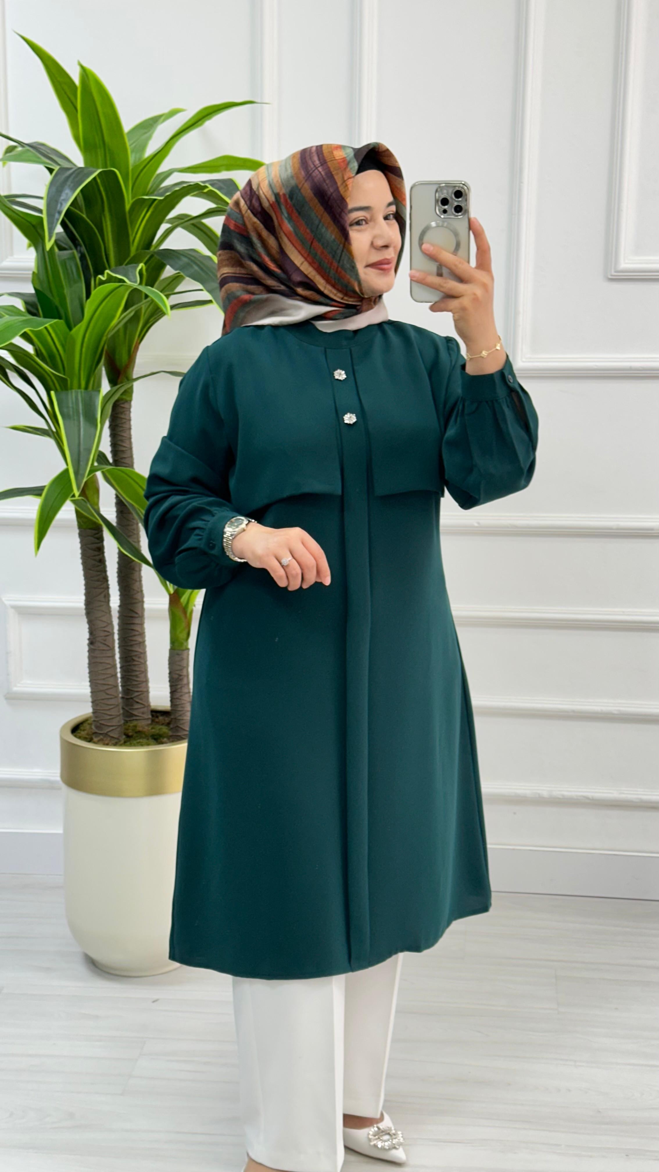 Alesya Taşlı Cepkenli Polo Krep Tunik 4887 - Zümrüt Yeşili
