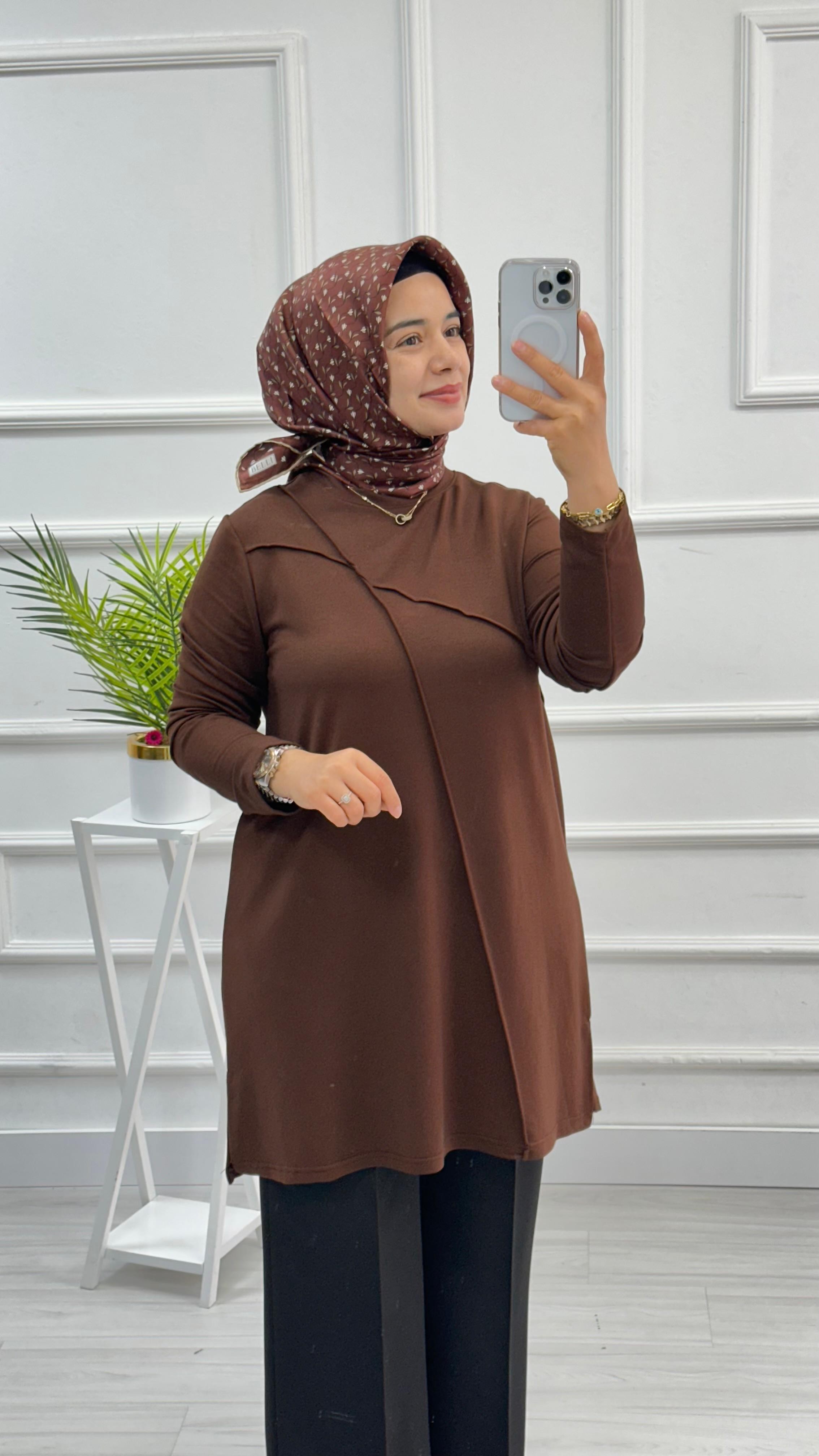 Kado Önü Nervürlü Yanı Yırtmaç Detaylı Kadın Tesettür Tunik 9494 - Kahverengi