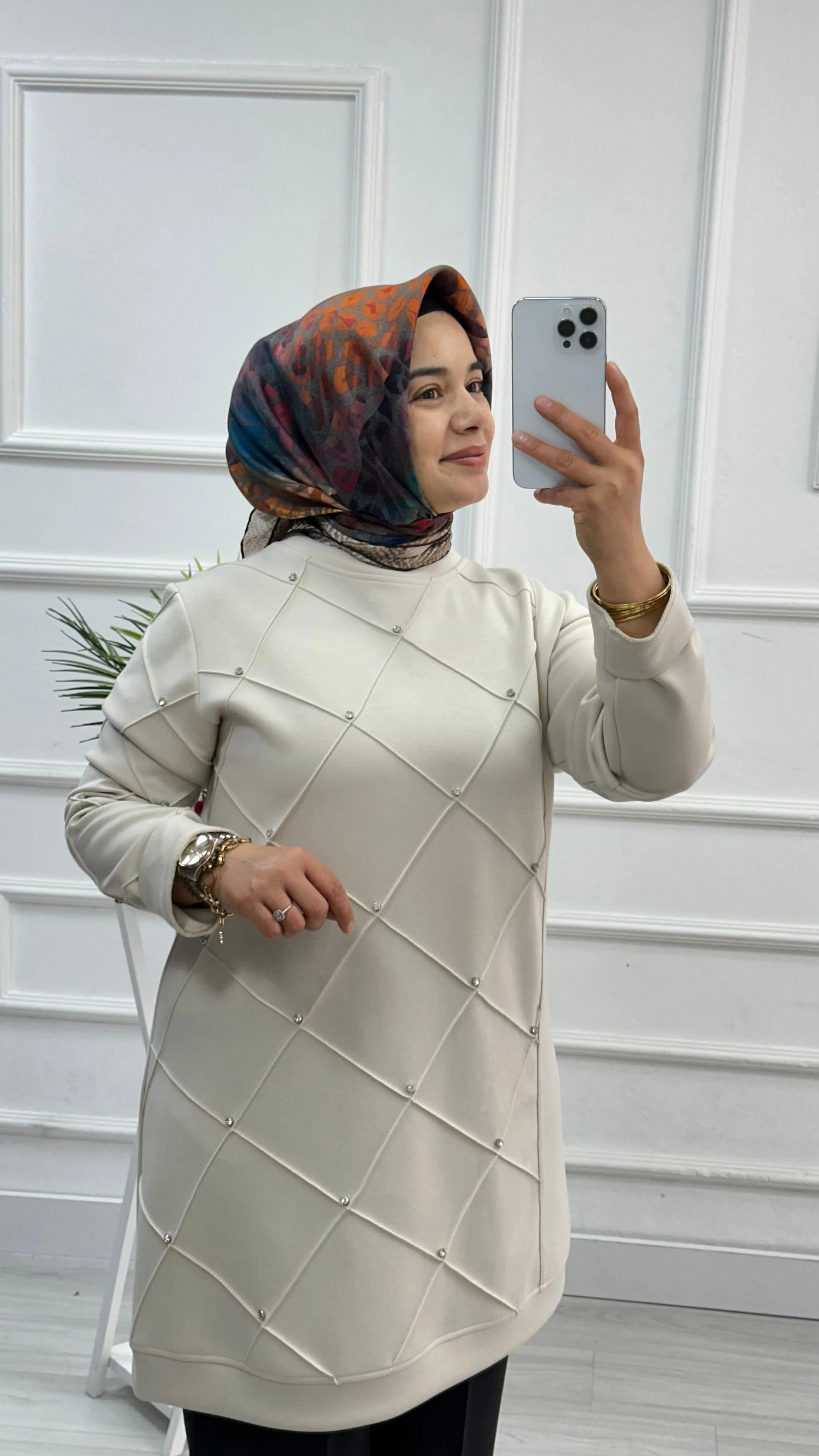 Qetenn Modal Önü Çımalı ve Taş Detaylı Kadın Tunik 2884