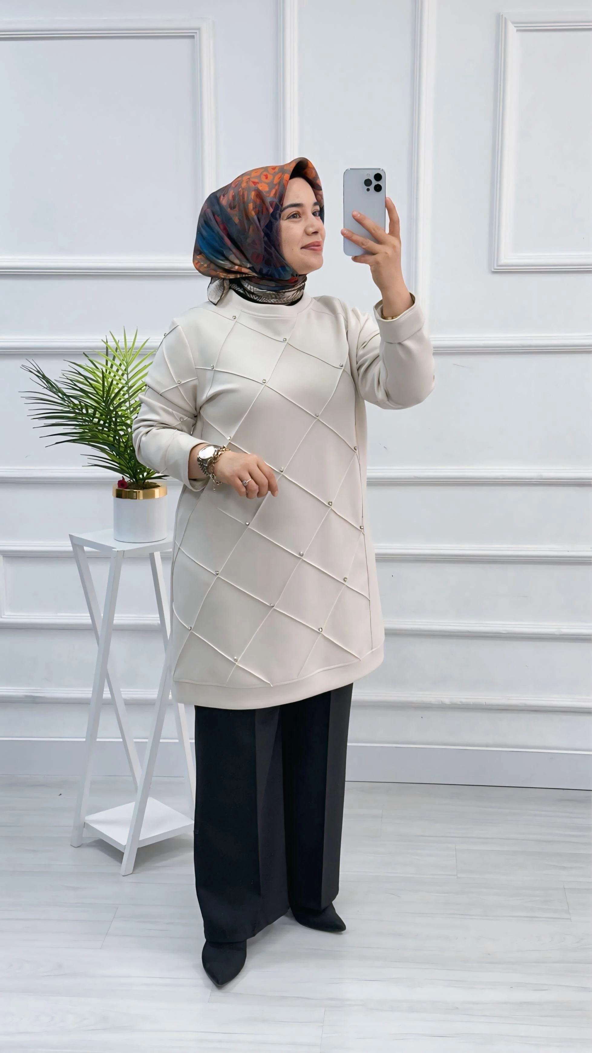 Qetenn Modal Önü Çımalı ve Taş Detaylı Kadın Tunik 2884