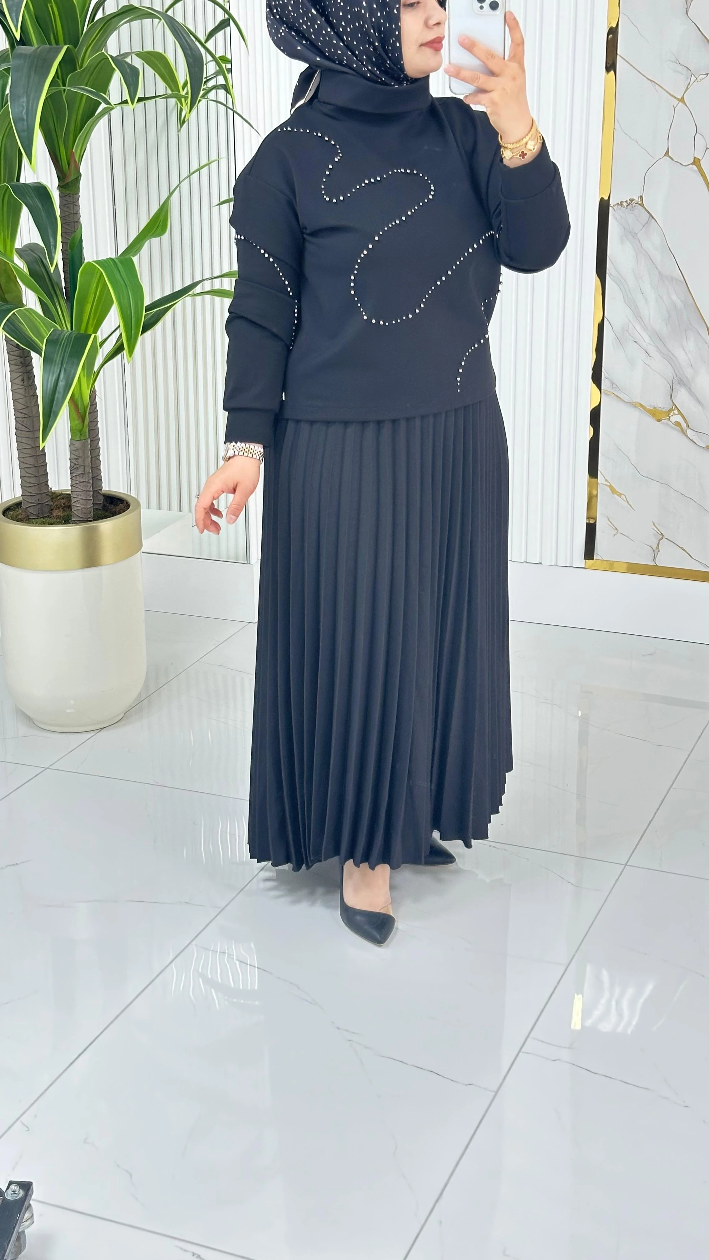 Degaje Yaka Taş Detaylı Bluz ve Piliseli Etekli İkili Takım 6012 - Siyah