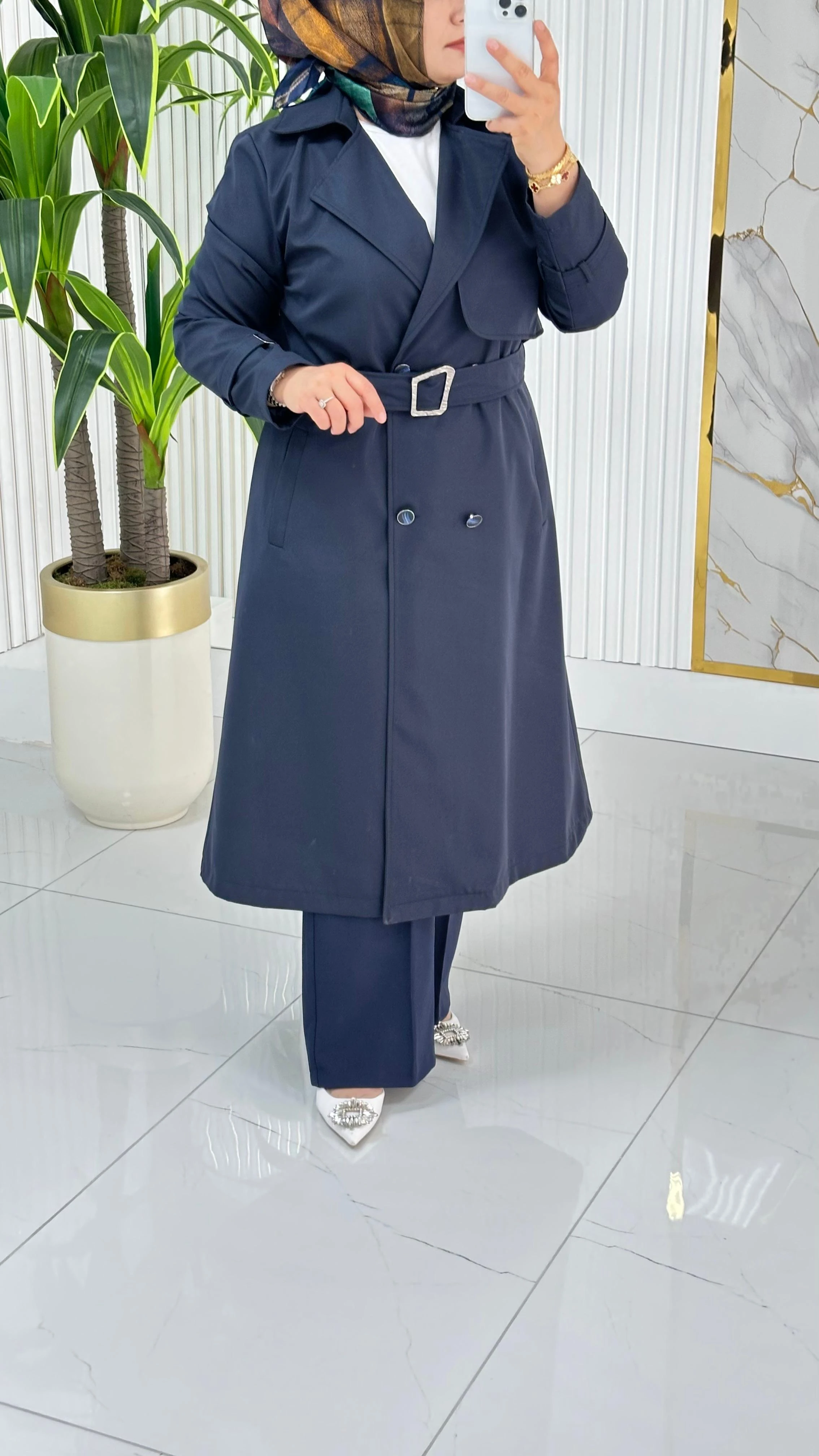 Çınar Özkan Kruvaze Yaka Düğmeli Beli Kemerli Kadın Trench Kap 2280 - Lacivert