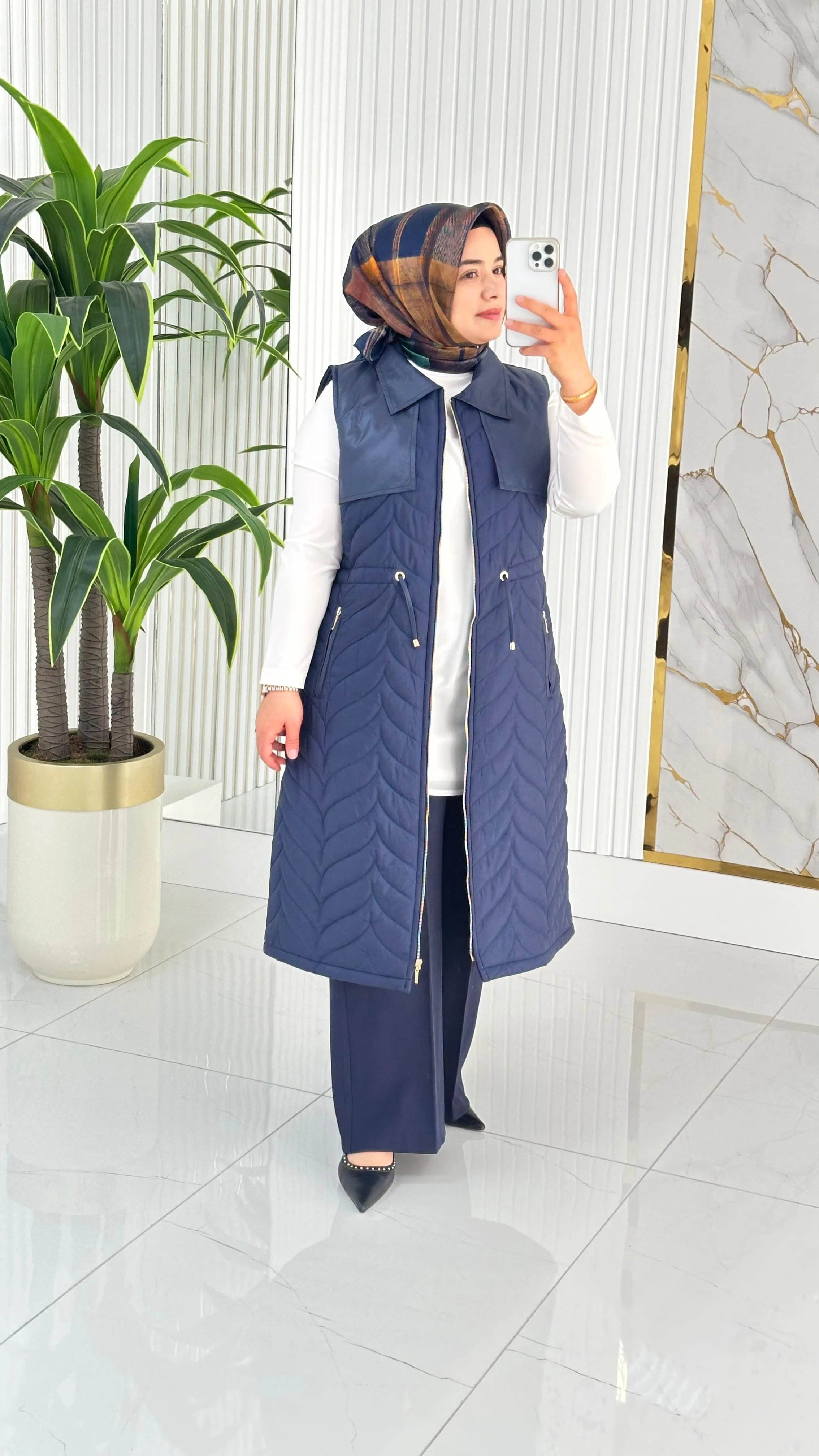 Kapitone Dolum Önü Fermuarlı Beli Büzgülü Kadın Yelek 4965