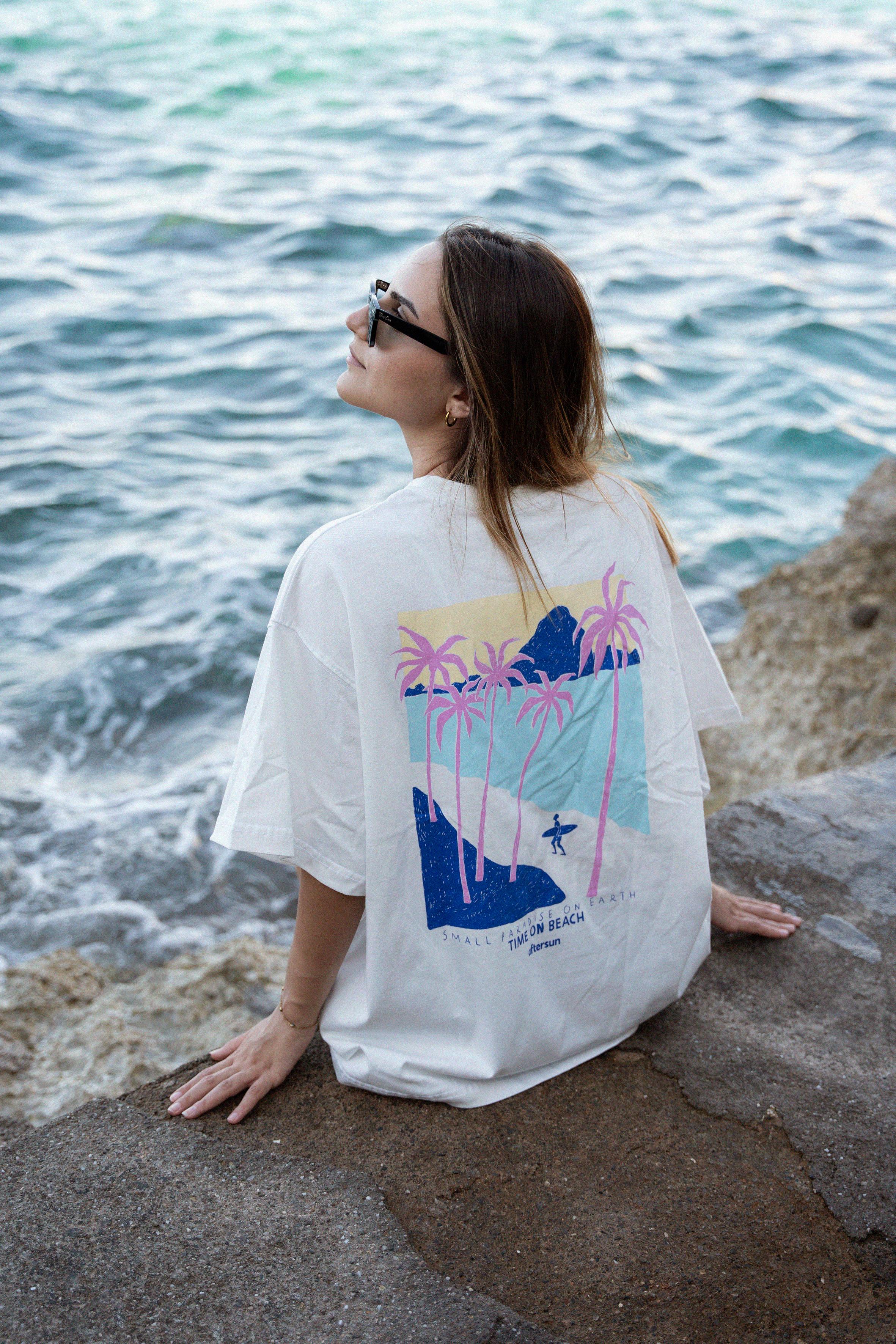 Small Paradise Oversized Unisex T-shirt