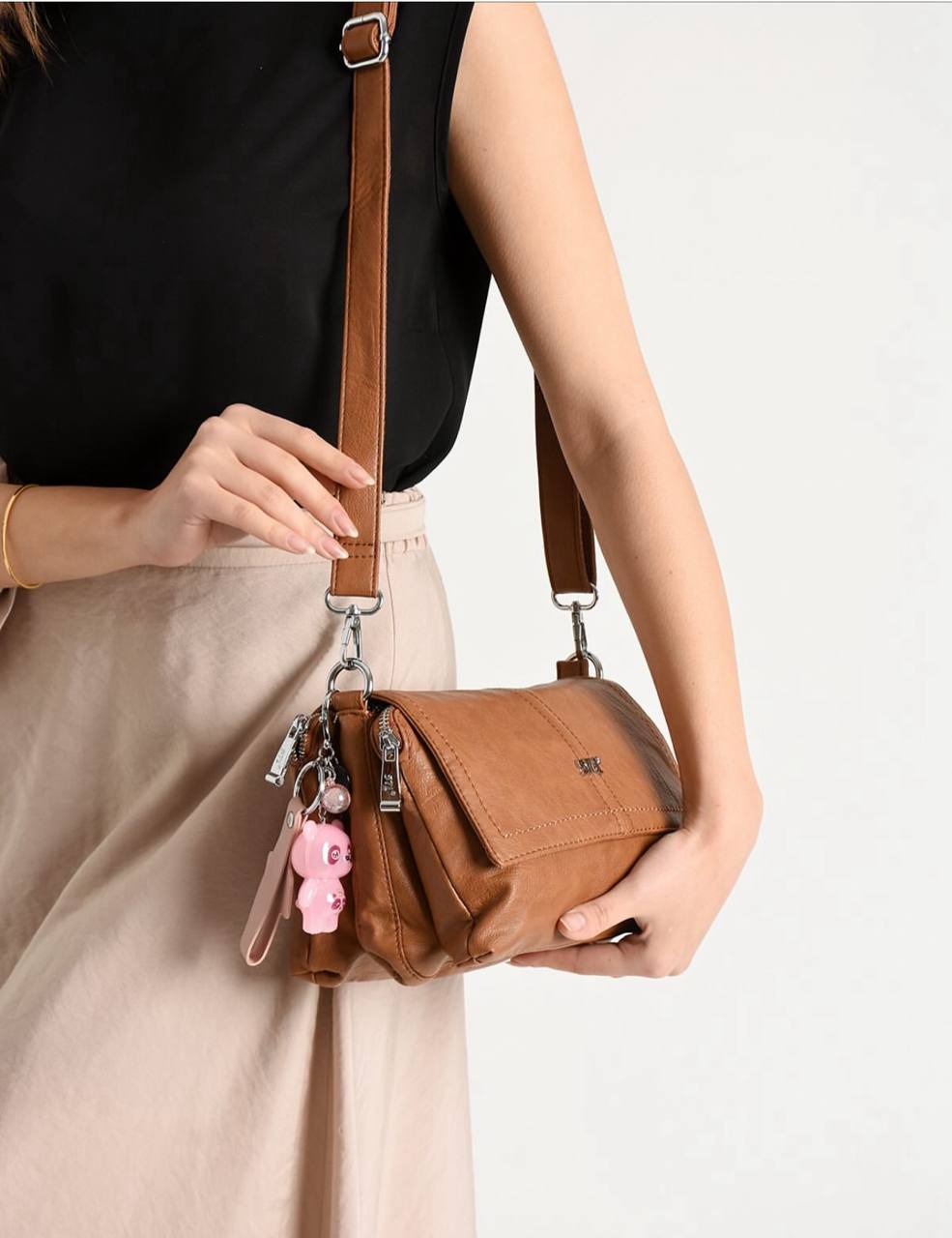 IŞIKLI CHARM HEDİYELİ %100 HAKİKİ DERİ 3 GÖZLÜ ÇAPRAZ ÇANTA 17M - Taba