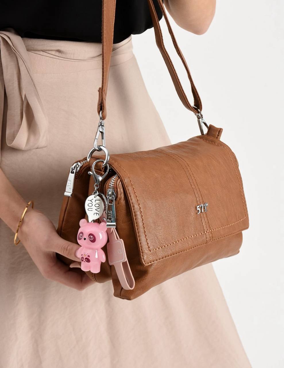 IŞIKLI CHARM HEDİYELİ %100 HAKİKİ DERİ 3 GÖZLÜ ÇAPRAZ ÇANTA  - Taba