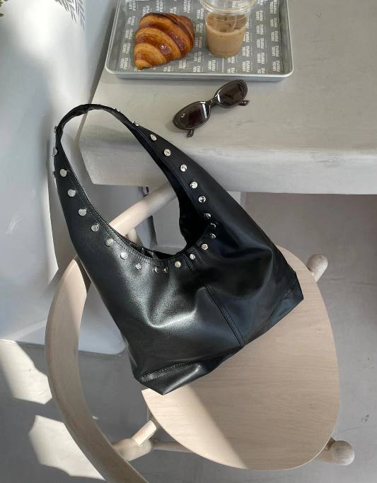 ZIMBA DETAYLI KADIN OMUZ ÇANTASI PERA - Siyah