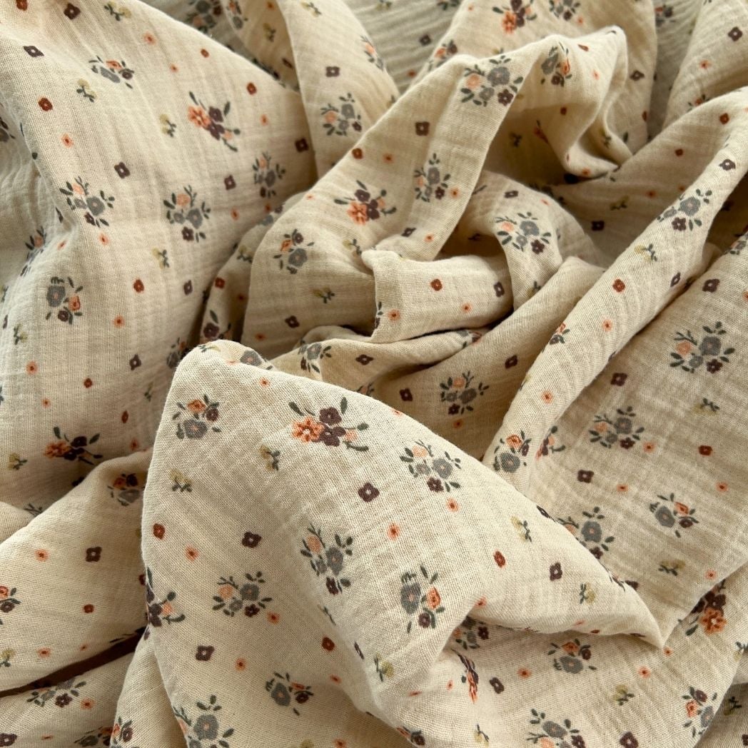 Toptan Müslin Kumaş / Krem Zemin Çıtır Çiçek / DRY 221 - Krem-Yeşil