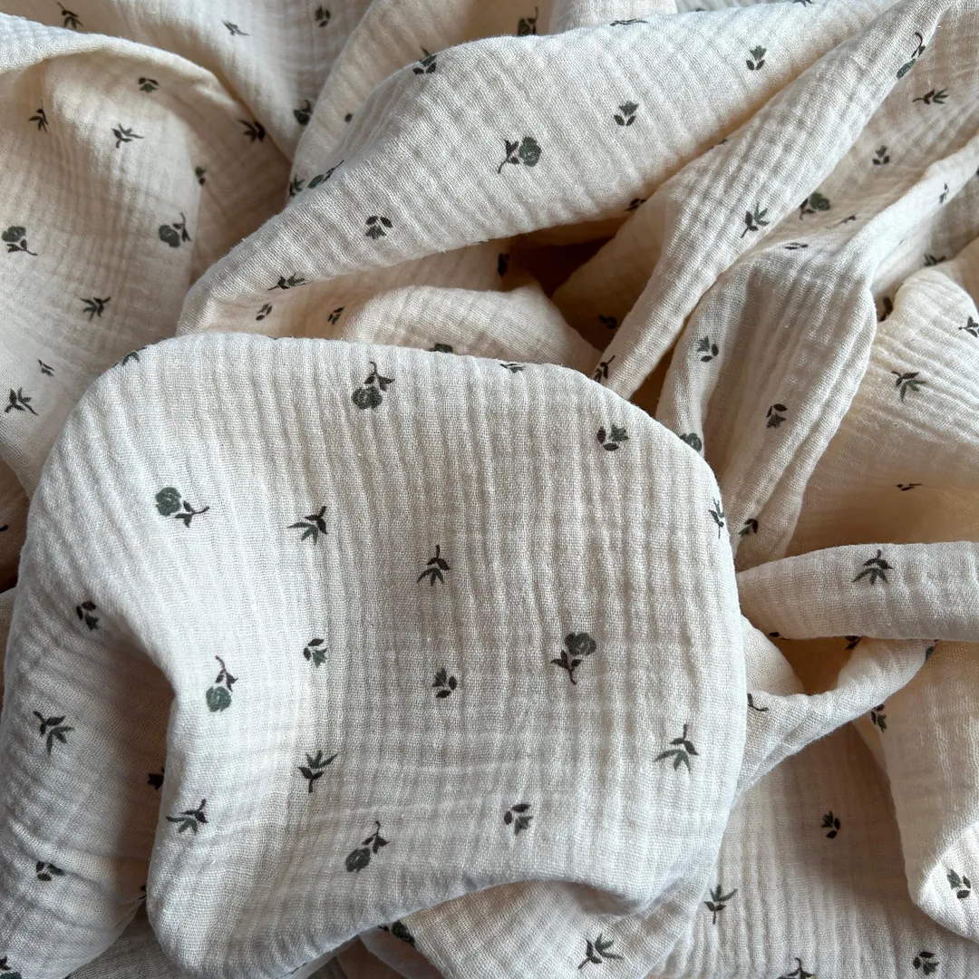 Toptan Müslin Kumaş / Krem Zemin Çiçek Desenli / DRY - 177 - Yeşil