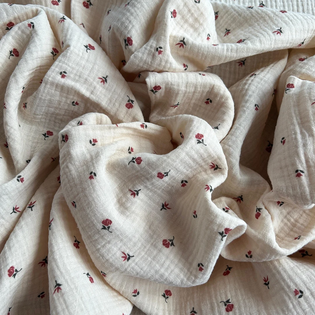 Toptan Müslin Kumaş / Krem Zemin Çiçek Desenli / DRY - 177 - Bordo