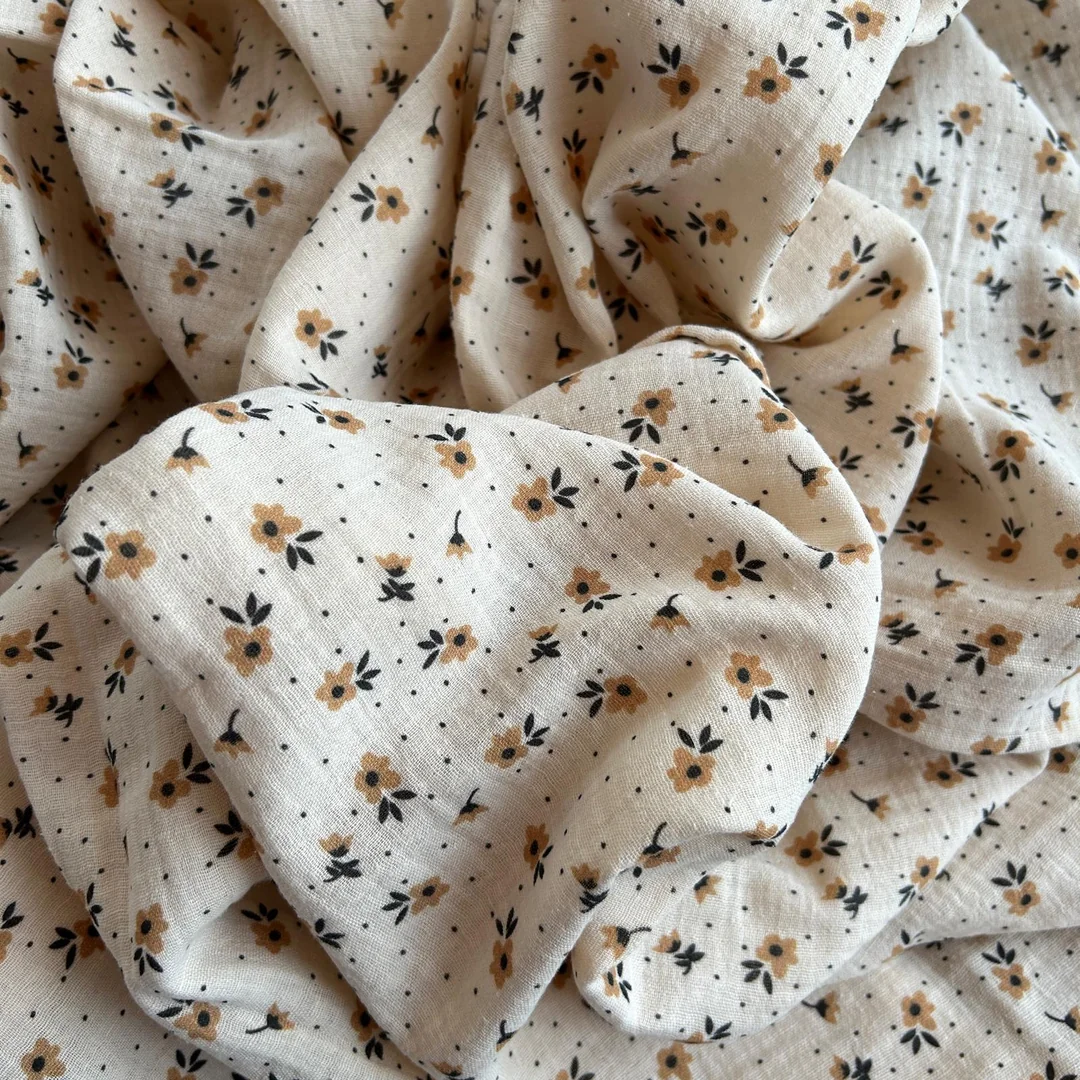 Toptan Müslin Kumaş / Krem Zemin Çiçek Desenli  / DRY 178 - Kahverengi