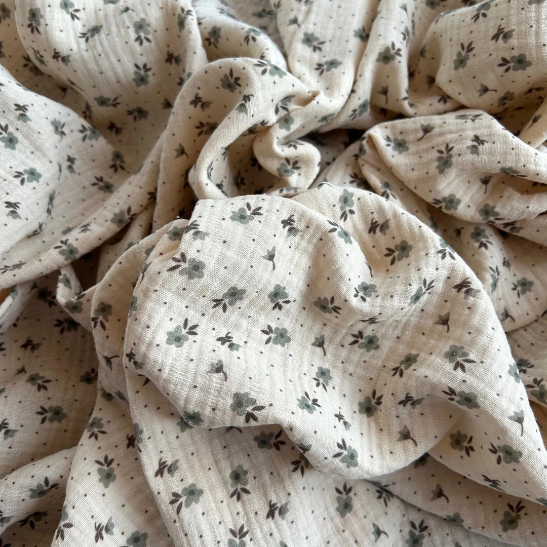 Toptan Müslin Kumaş / Krem Zemin Çiçek Desenli  / DRY 178 - Yeşil