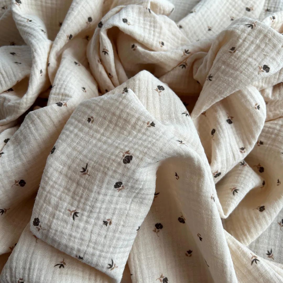 Toptan Müslin Kumaş / Krem Zemin Çiçek Desenli / DRY - 177 - Kahverengi